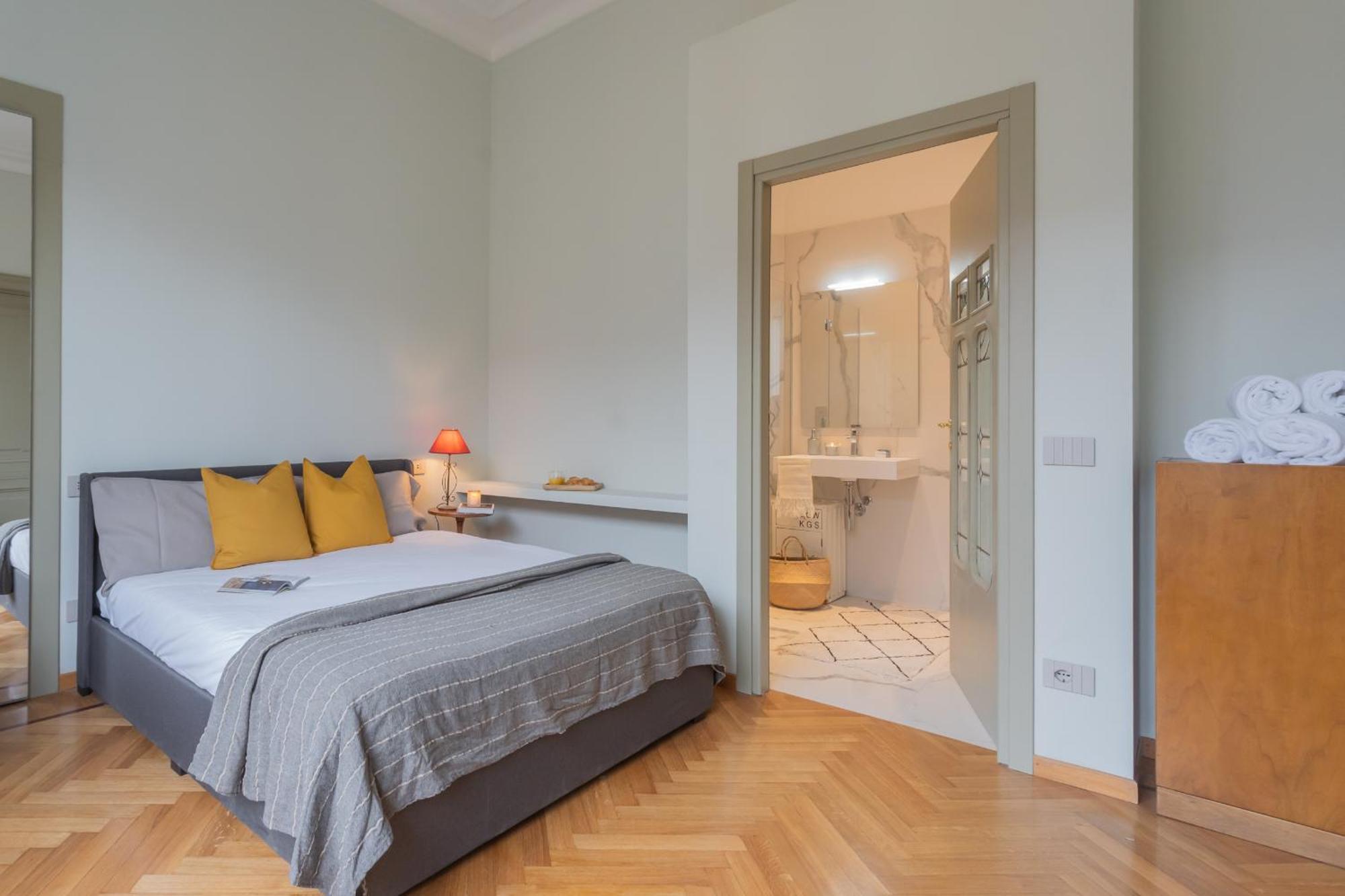 Apartment Garibaldi's Balcony By Rent *