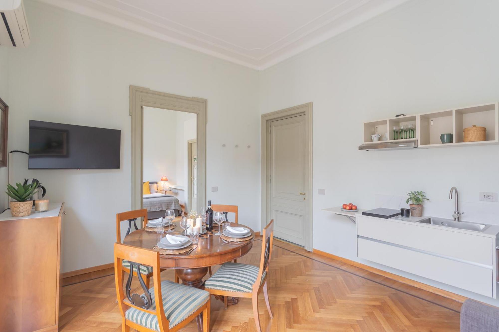 Garibaldi's Balcony By Rent * Como