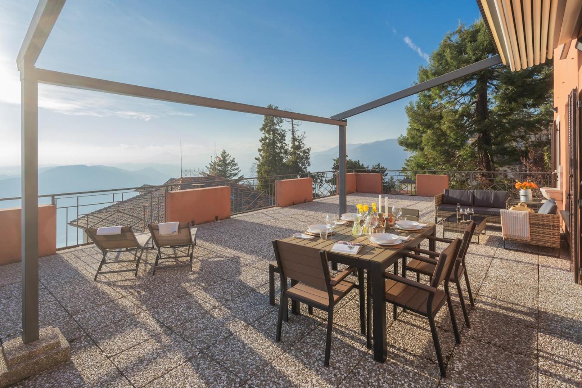 Sunset Terrace Loft - View On By Rent