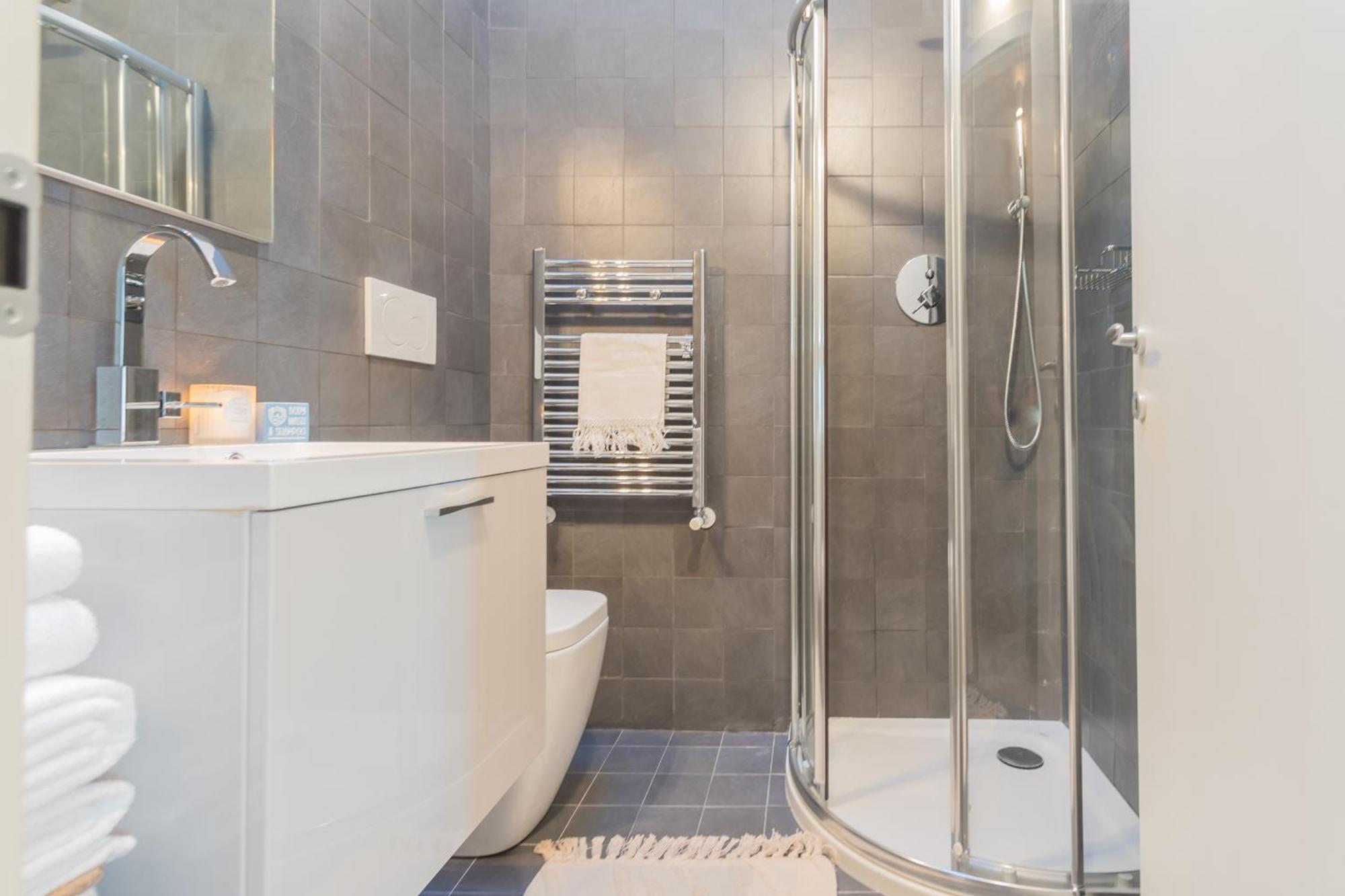 Sunset Terrace Loft - View On By Rent Apartment *