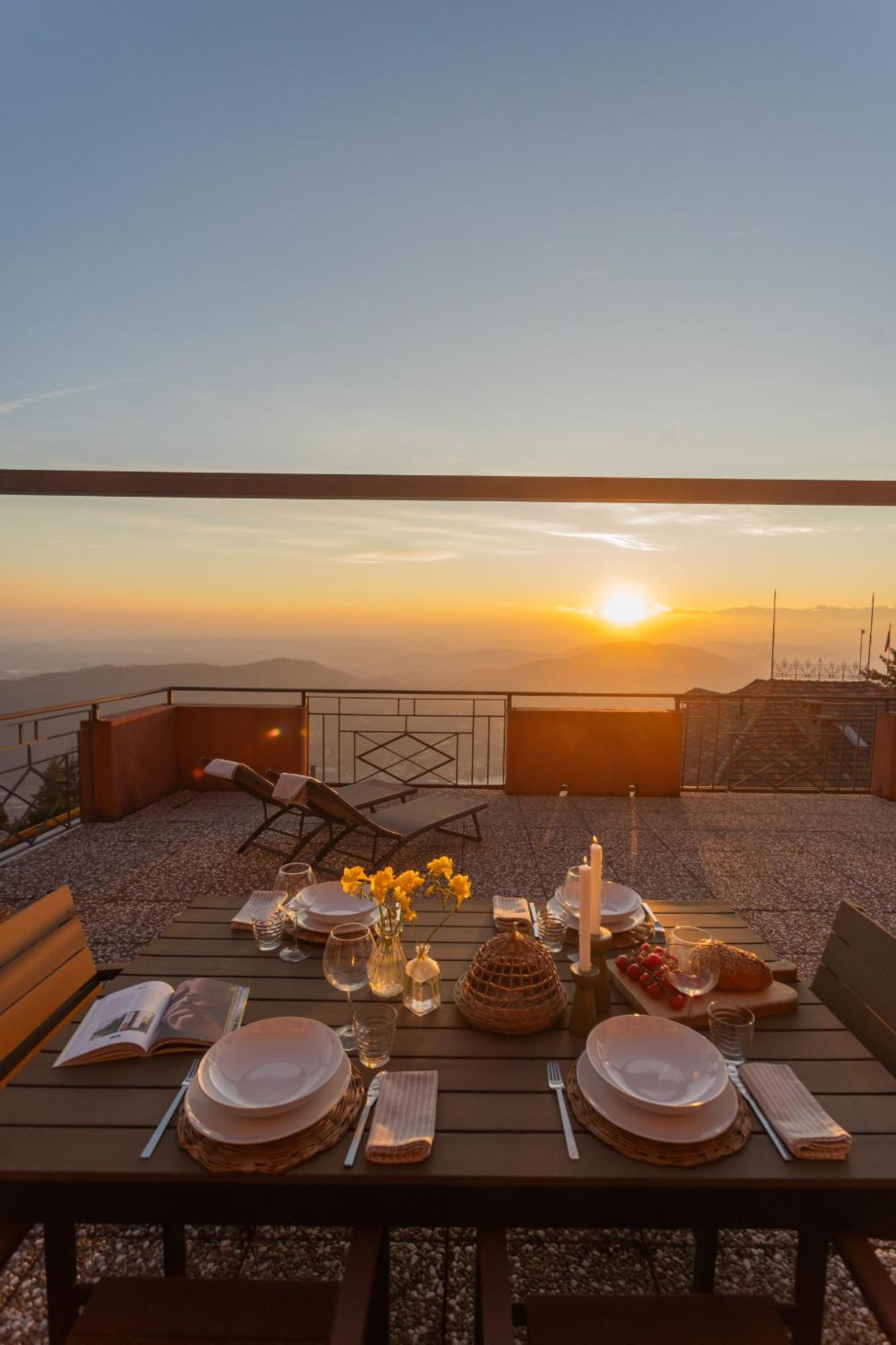 Apartment Sunset Terrace Loft - View On By Rent