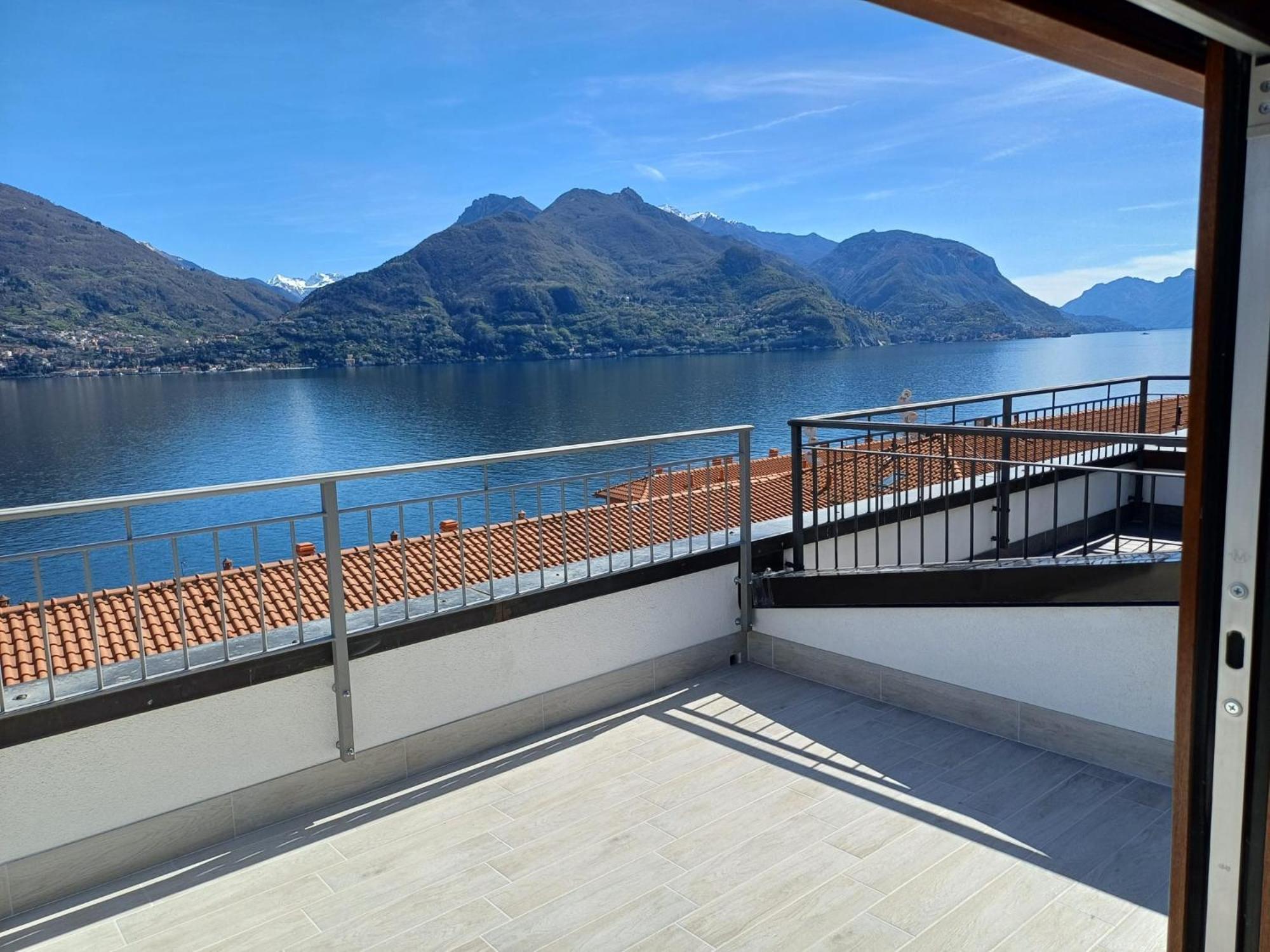 Lake View Apartment