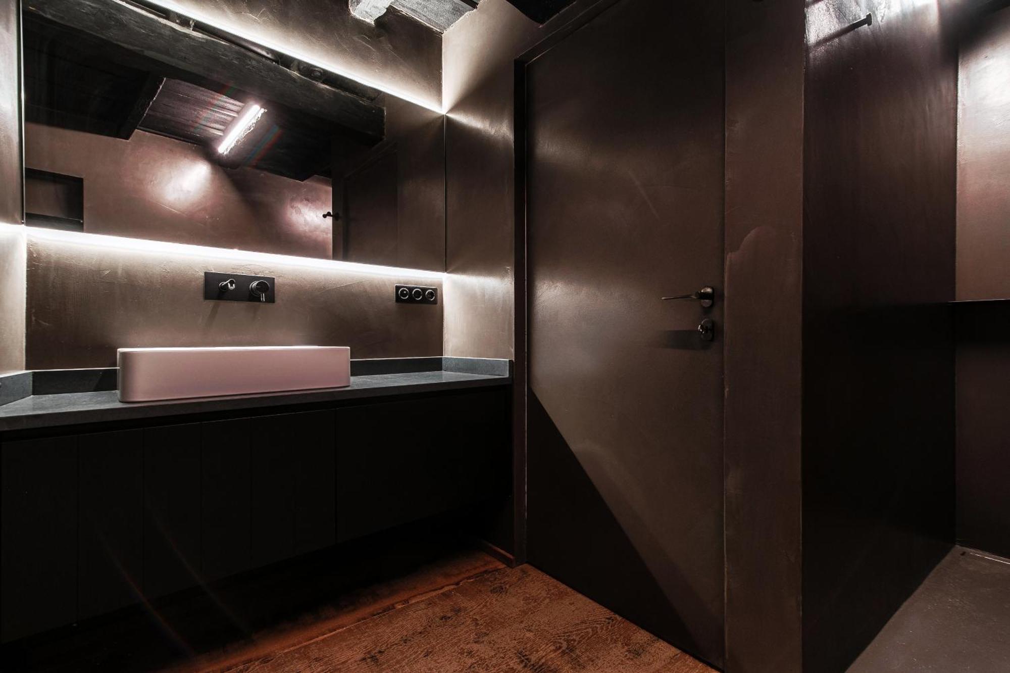 Writer's Loft In - The House Of Travelers Apartment *