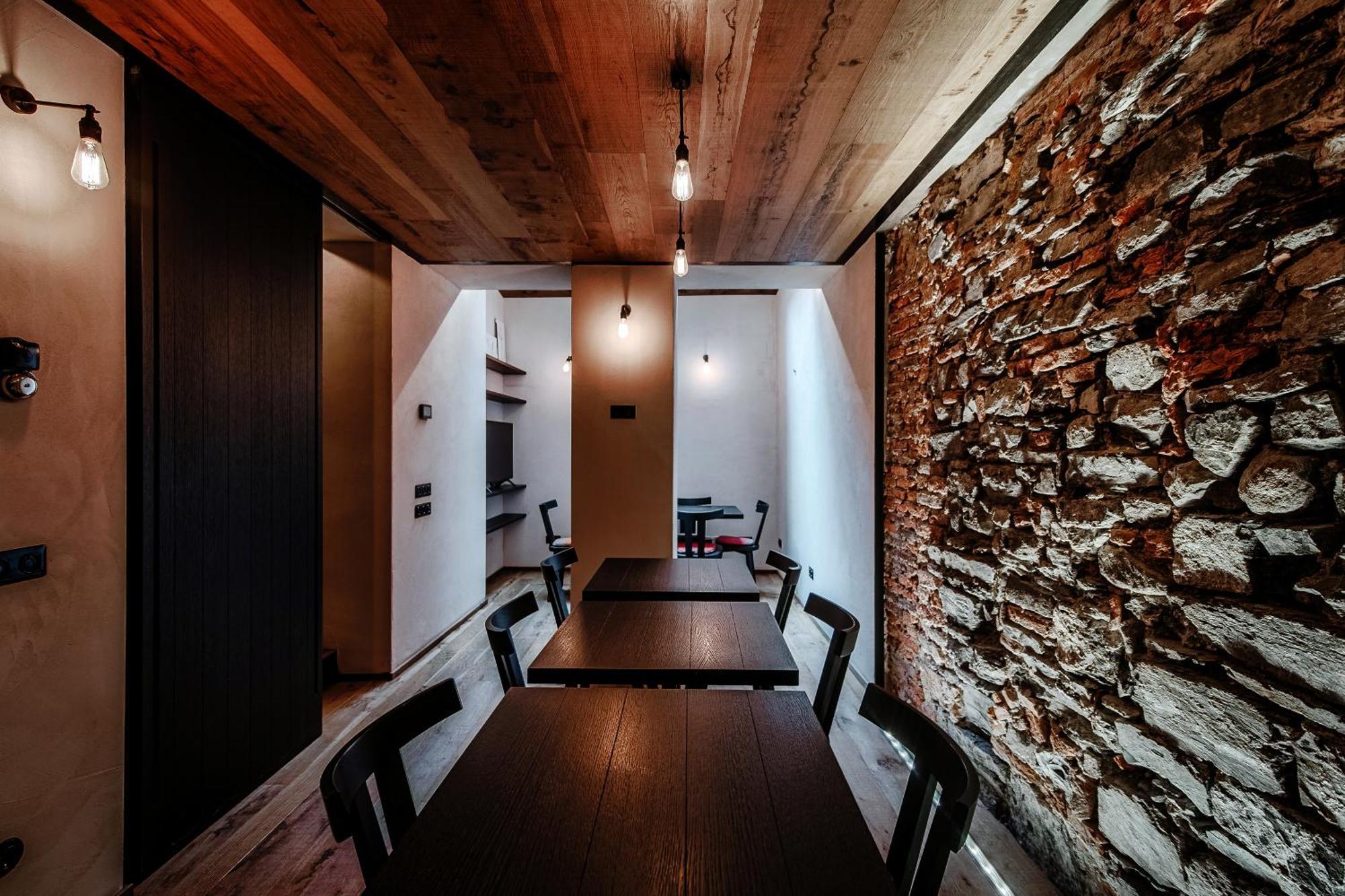 Writer's Loft In - The House Of Travelers