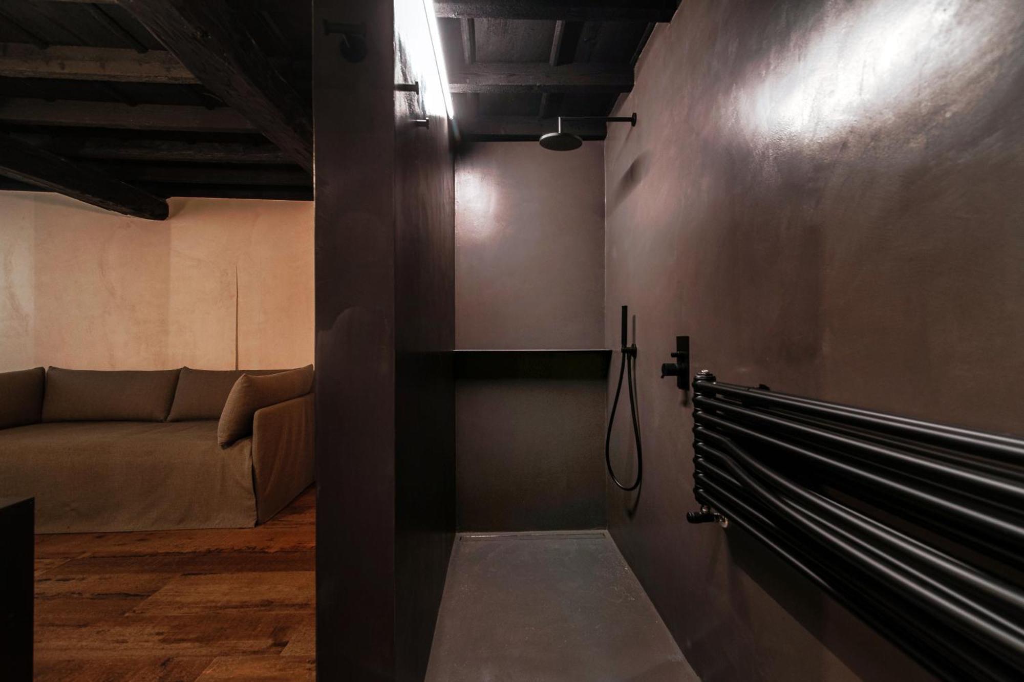 Writer's Loft In - The House Of Travelers * Como