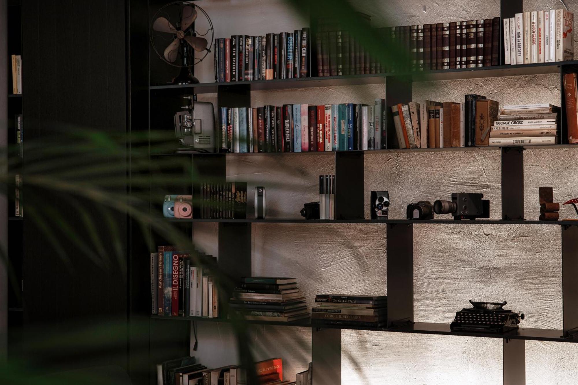 Writer's Loft In - The House Of Travelers Apartment *