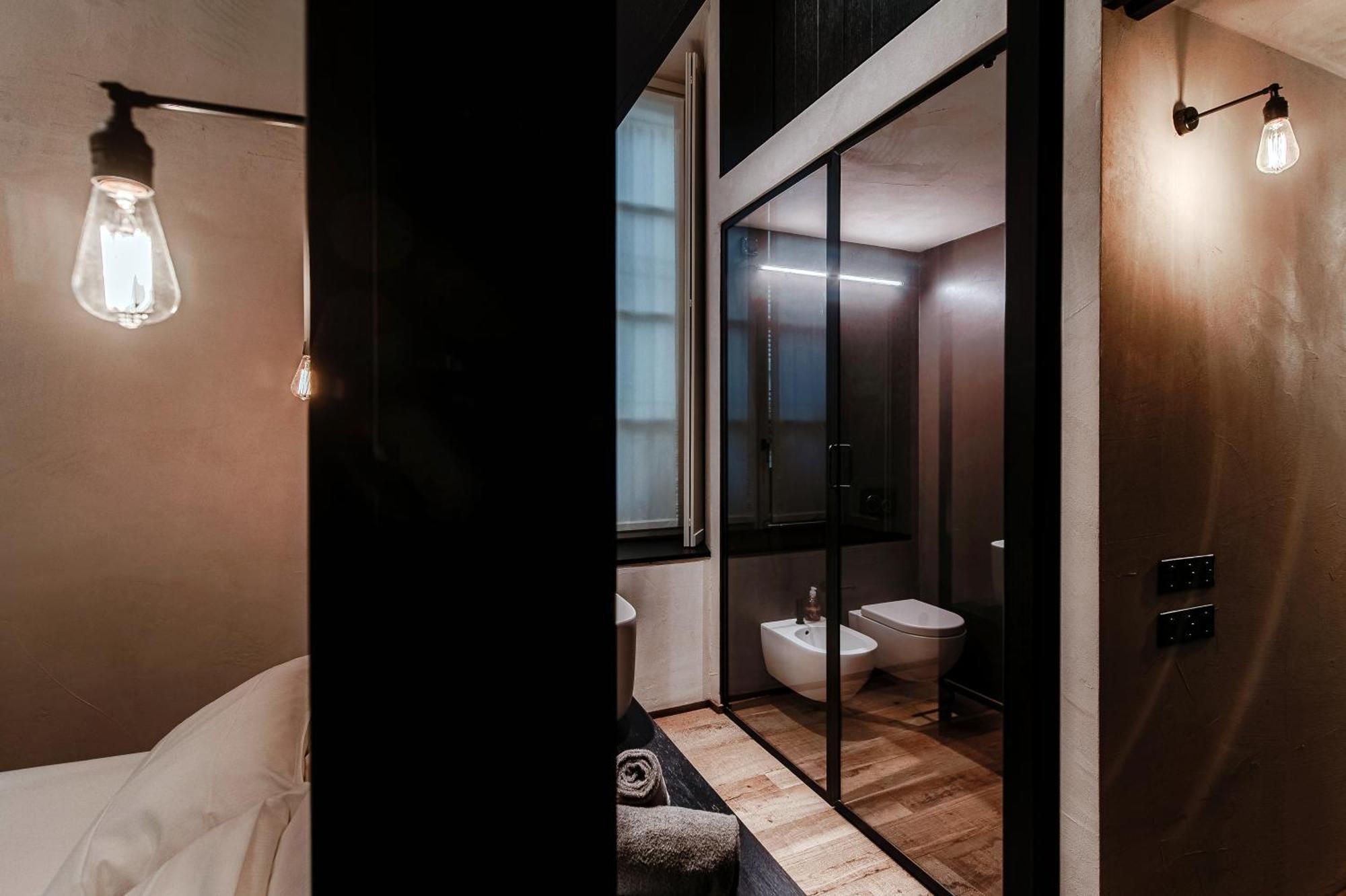 Writer's Loft In - The House Of Travelers * Como
