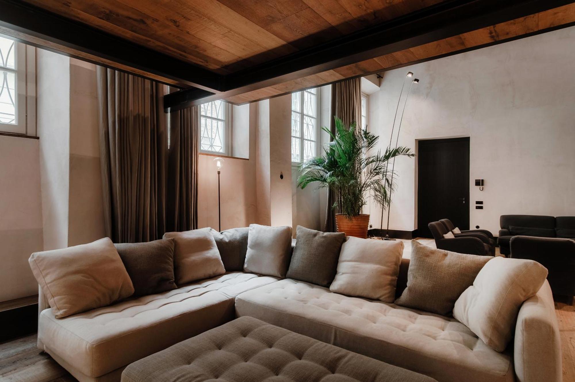 Writer's Loft In - The House Of Travelers