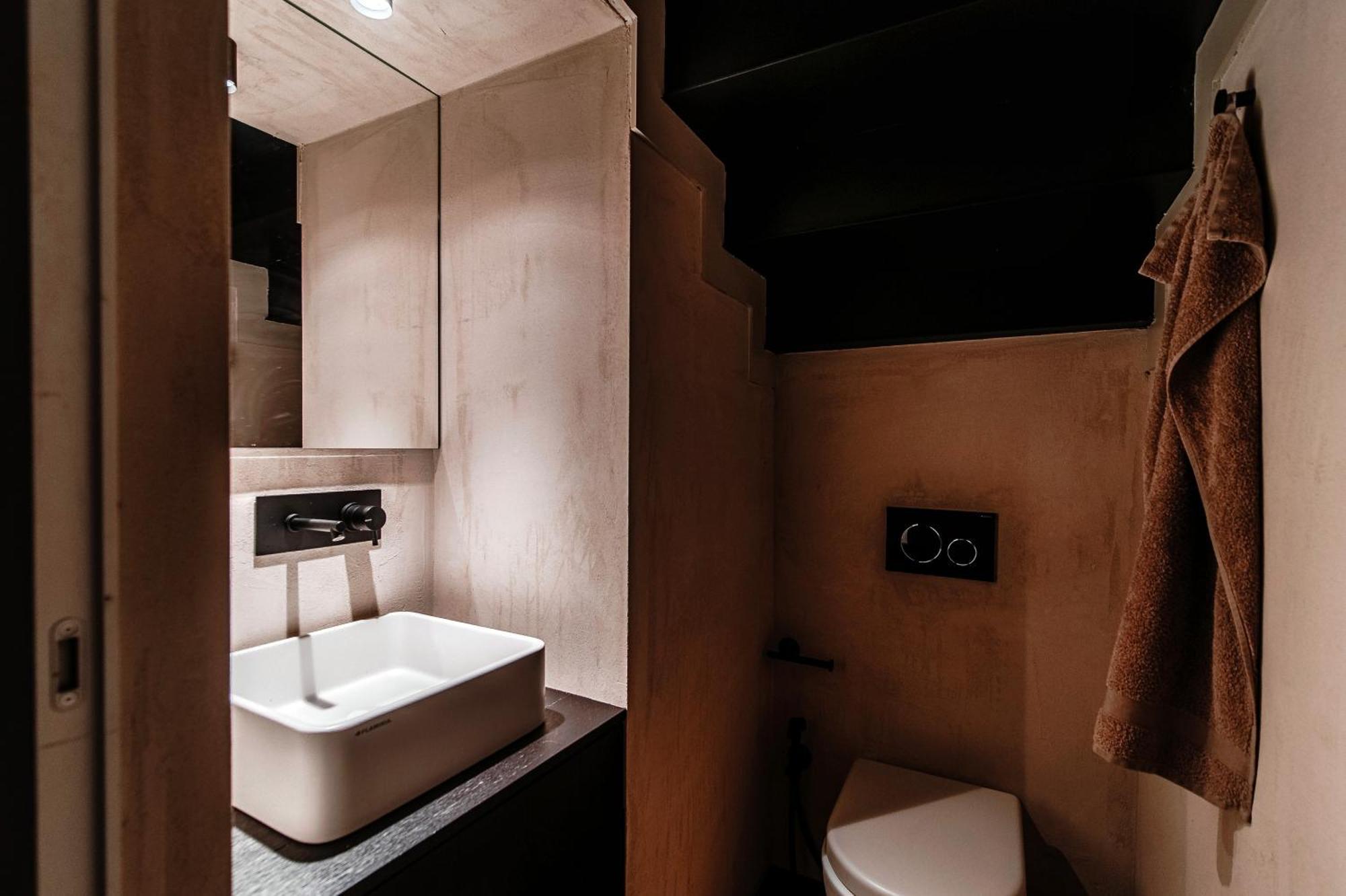 Writer's Loft In - The House Of Travelers Como