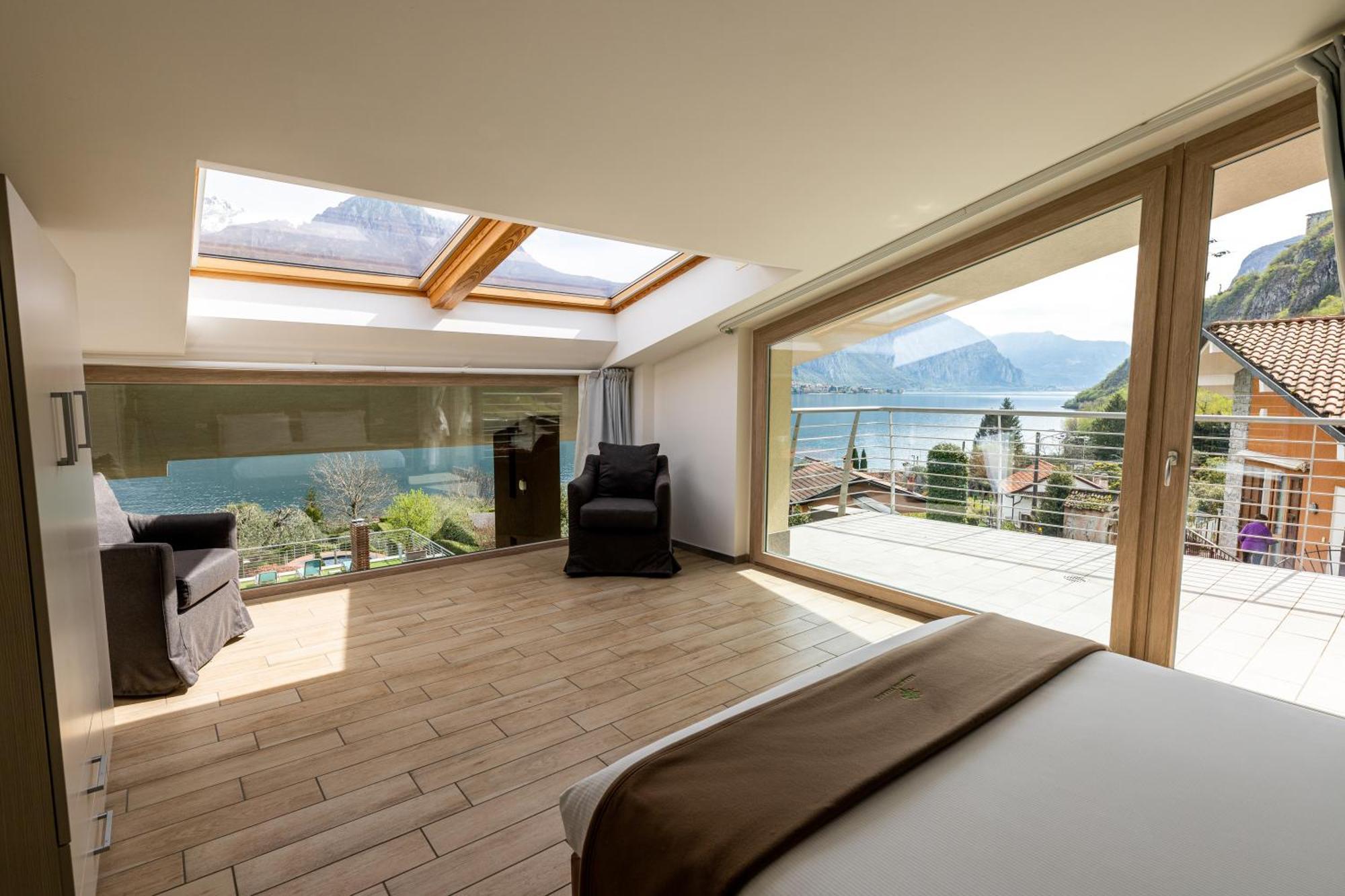 Bellagio Village- 4 Apartments By The Lake - Seasonal Warm Pool And Sauna