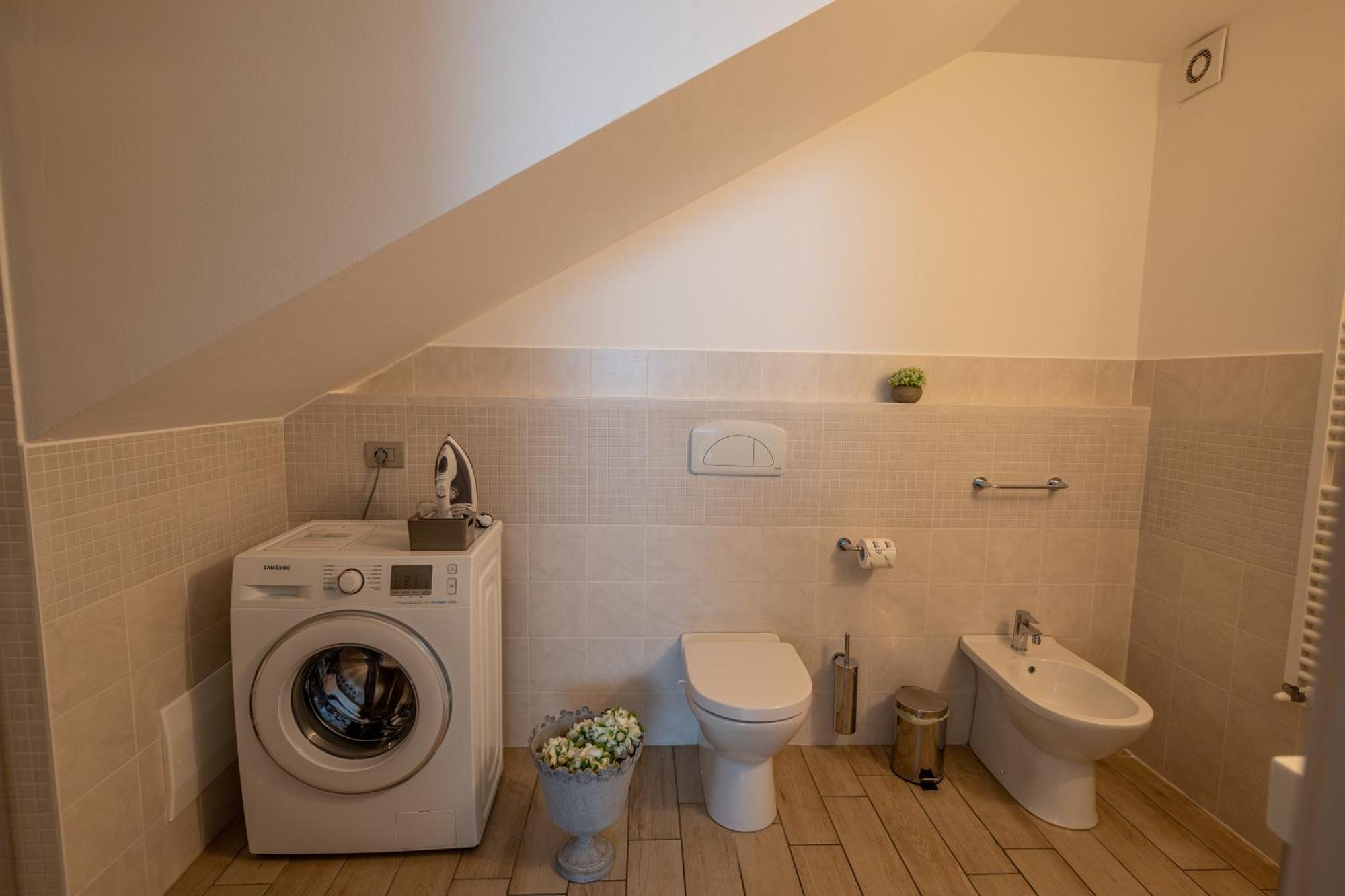 Bellagio Village- 4 Apartments By The Lake - Seasonal Warm Pool And Sauna Aparthotel *