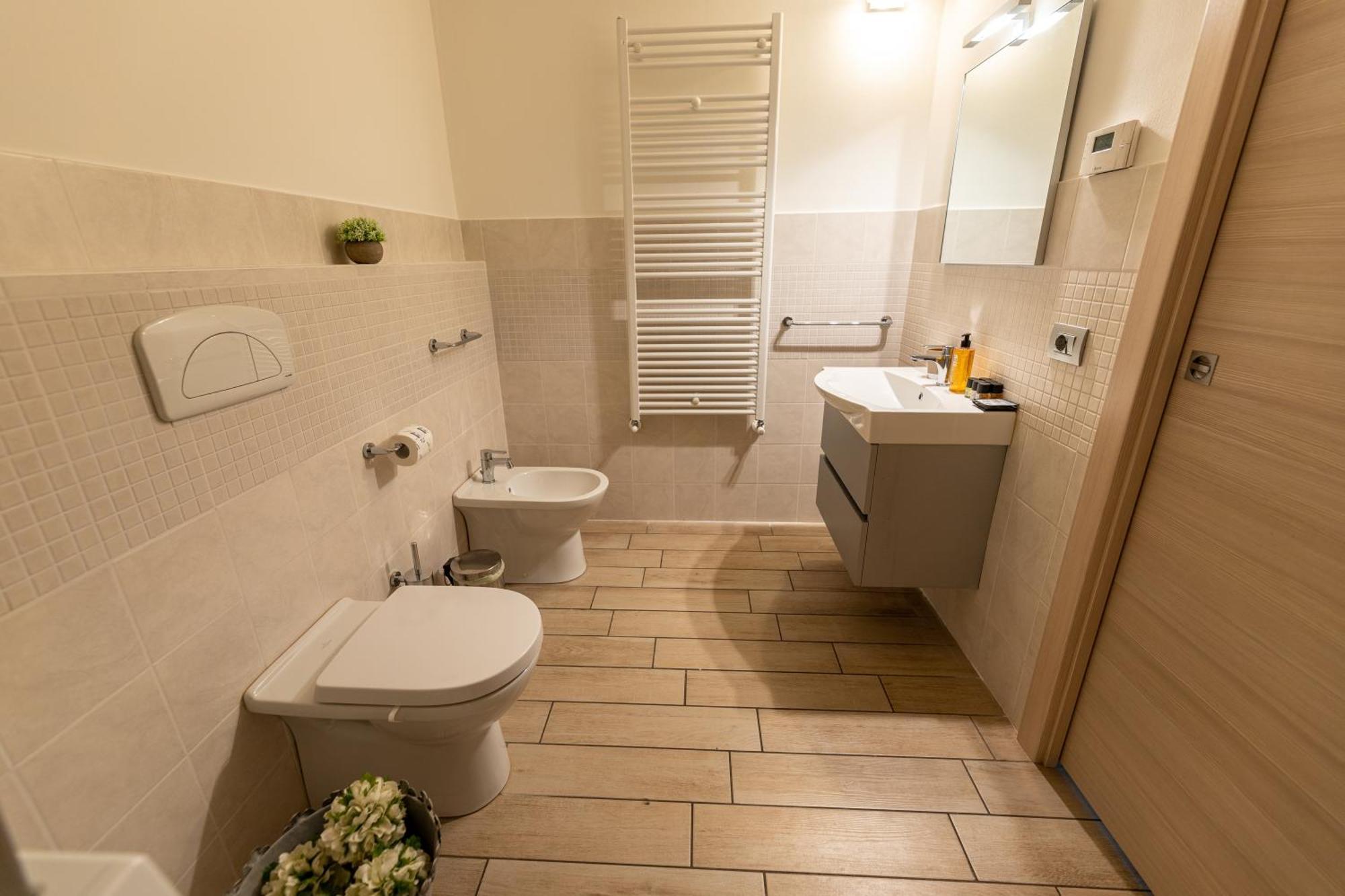 Bellagio Village- 4 Apartments By The Lake - Seasonal Warm Pool And Sauna Oliveto Lario