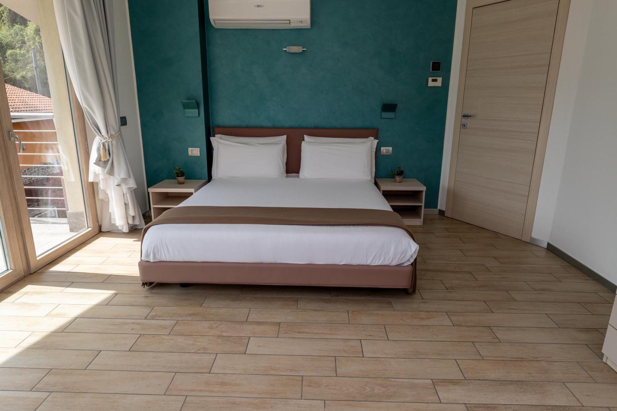 Bellagio Village- 4 Apartments By The Lake - Seasonal Warm Pool And Sauna Aparthotel Oliveto Lario