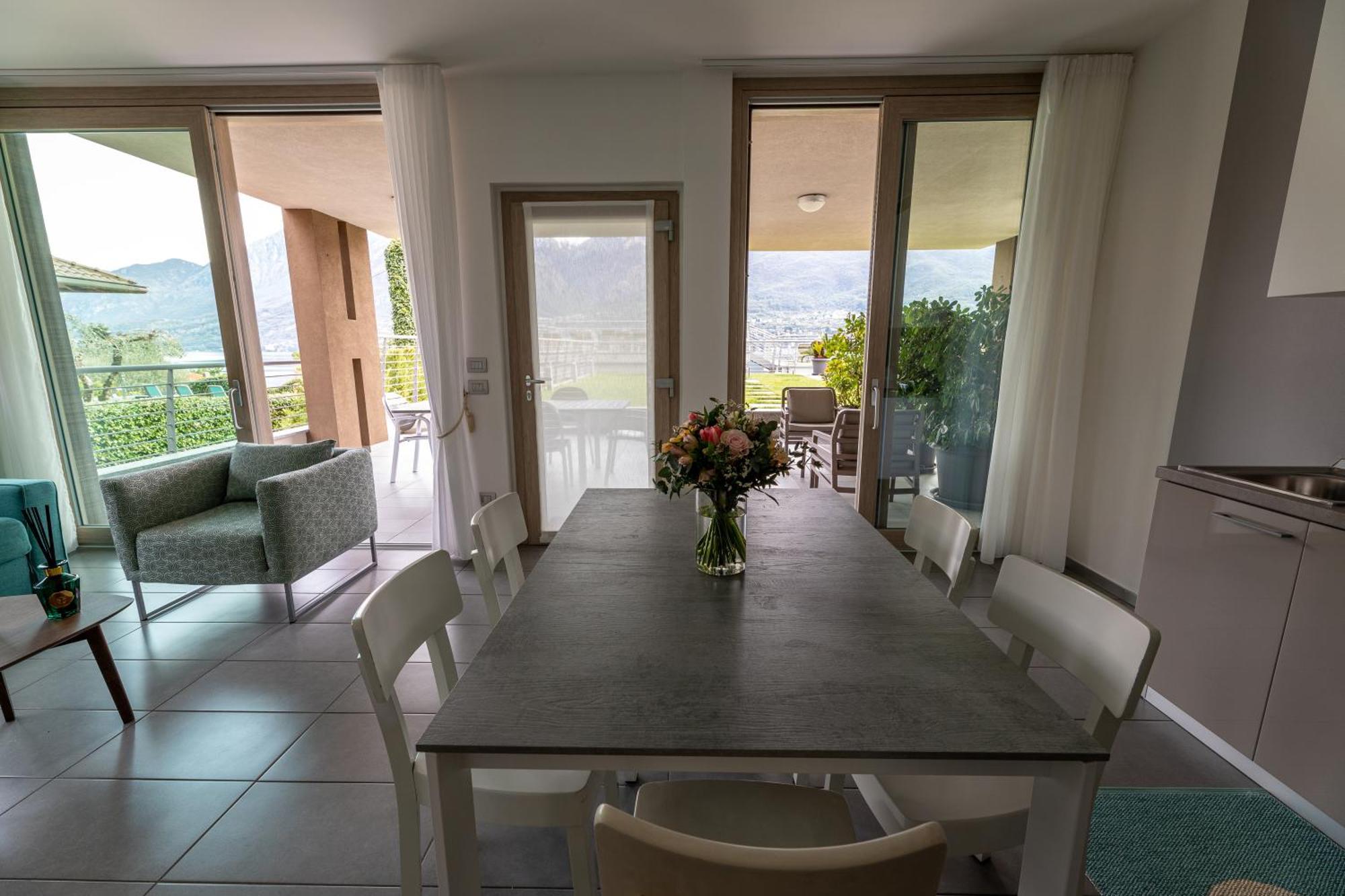 Bellagio Village- 4 Apartments By The Lake - Seasonal Warm Pool And Sauna Aparthotel *