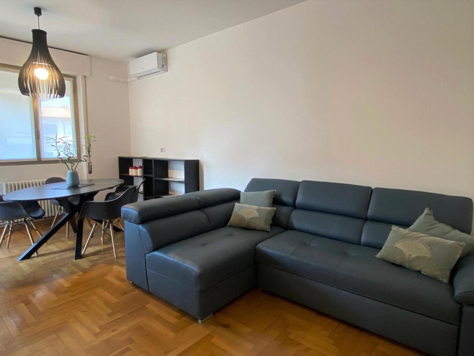 The Little Duck - Modern With Balcony * Como