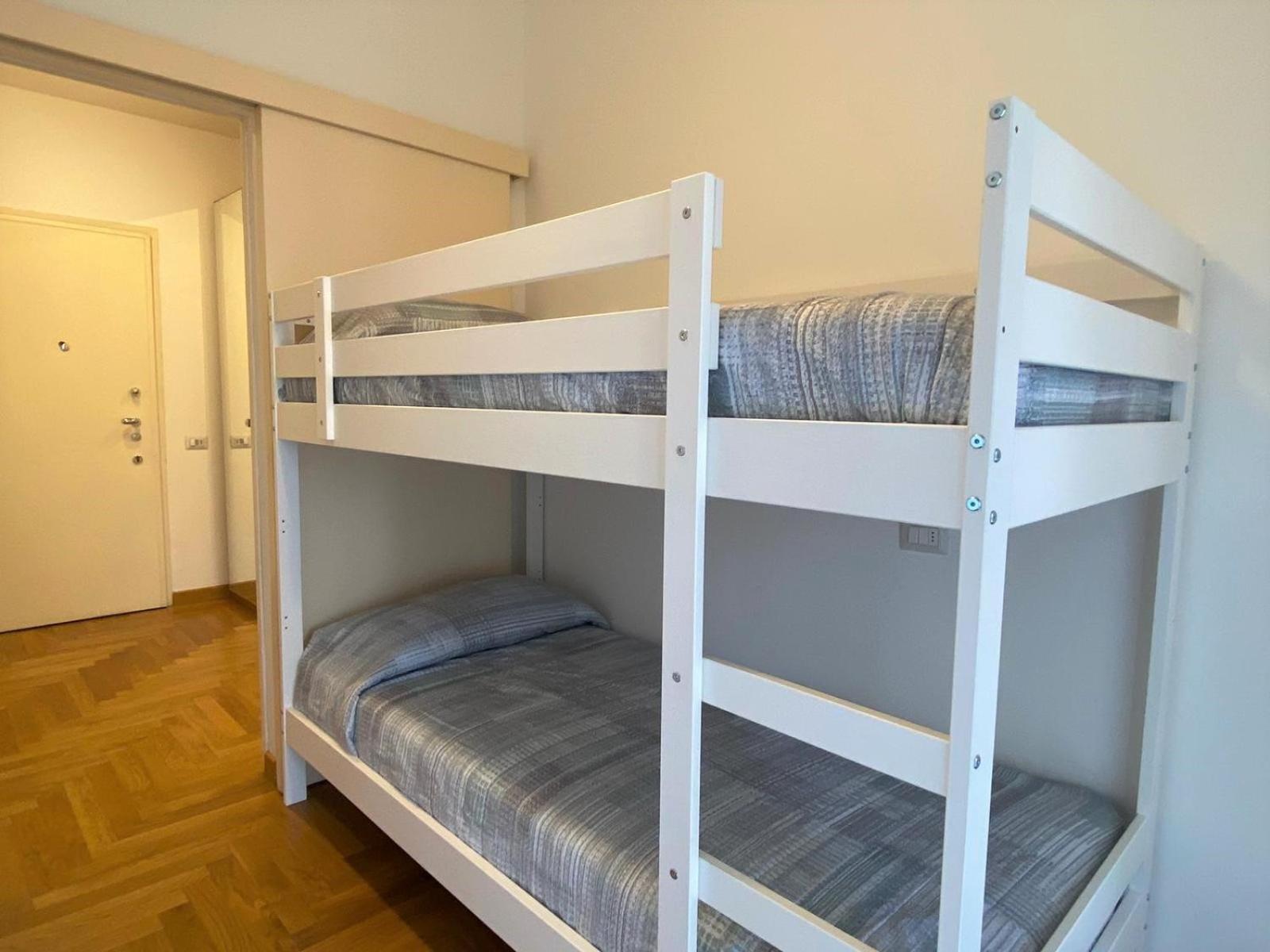 Apartment The Little Duck - Modern With Balcony Como