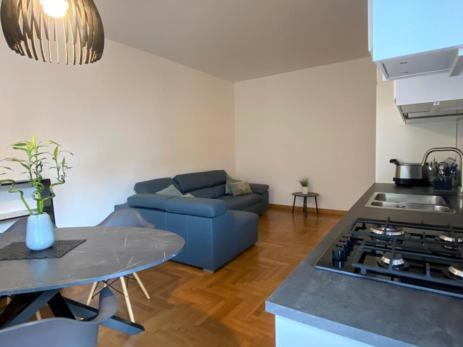 Apartment The Little Duck - Modern With Balcony Como