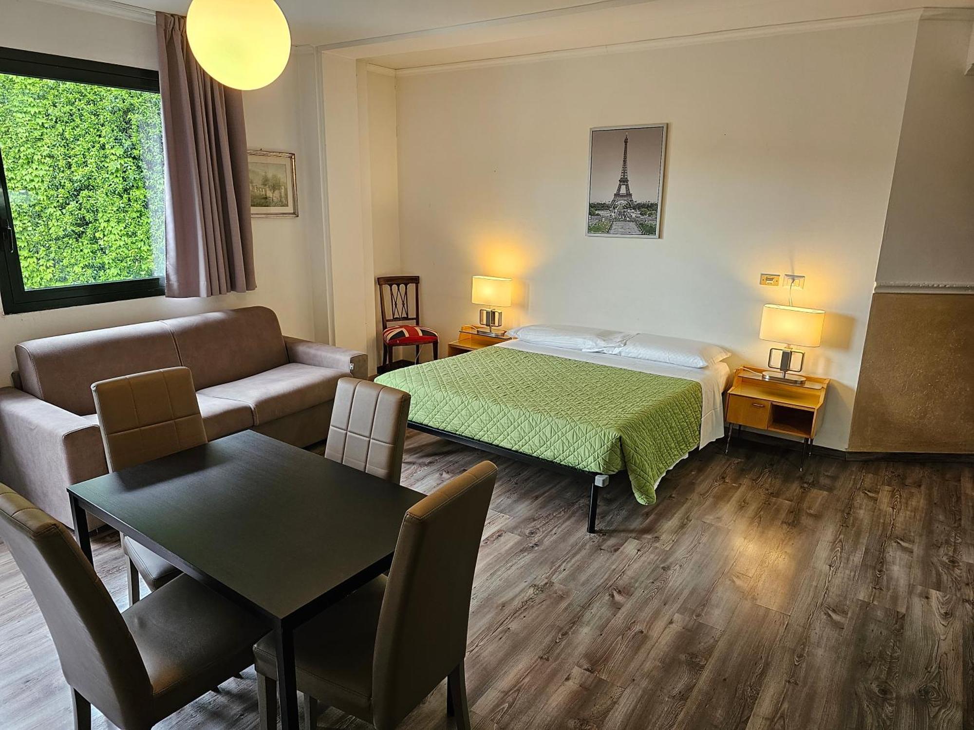 Aparthotel Victoria Royal Garden 3*