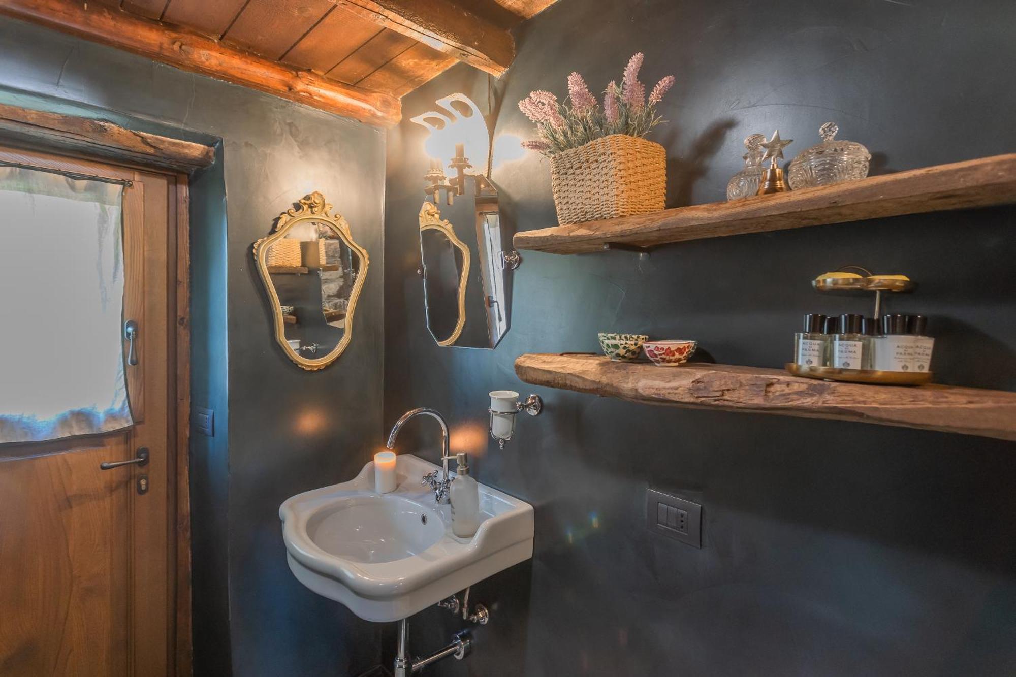The Writer's Nest Waterfront By Rent Villa