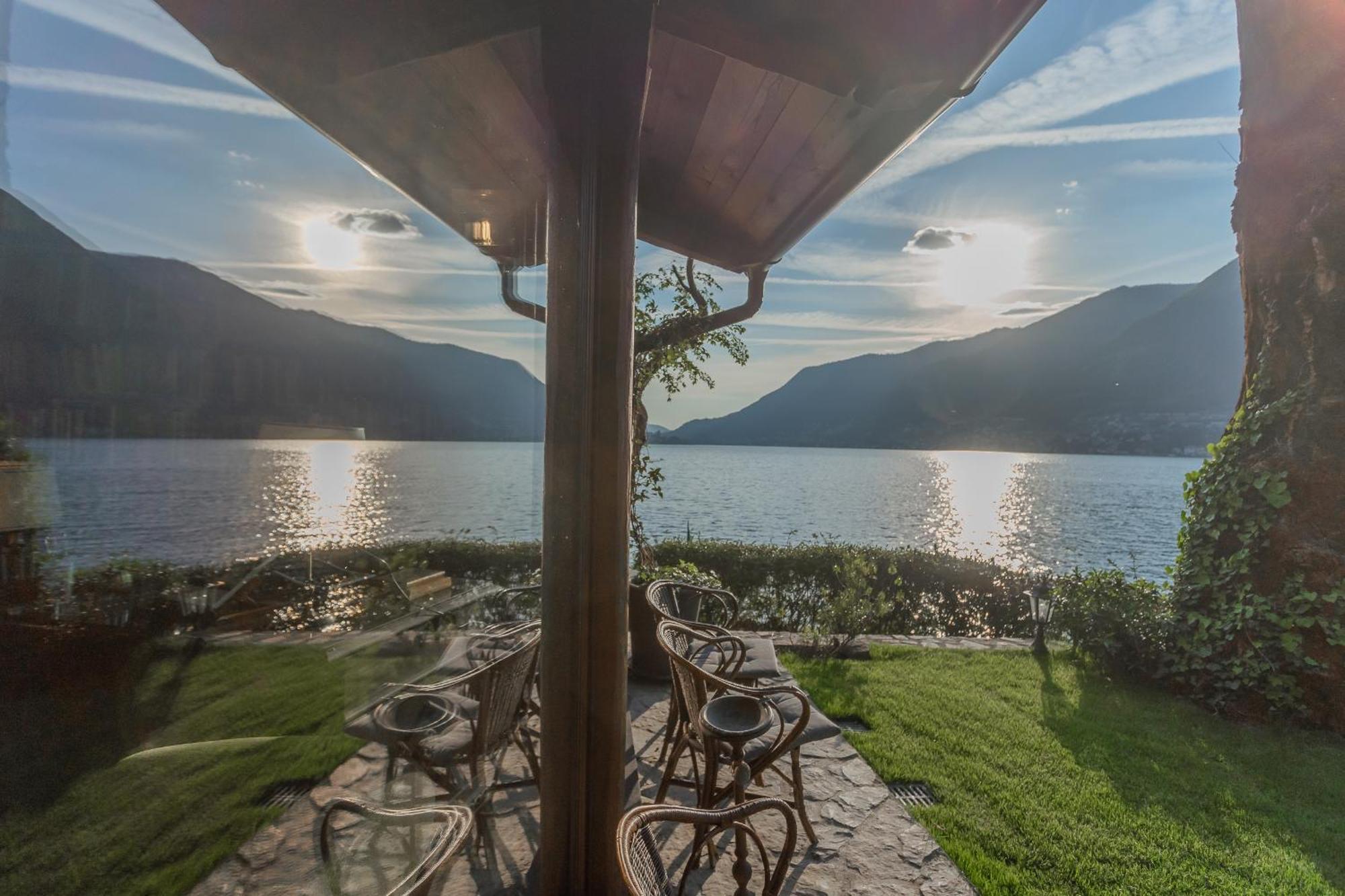 Villa The Writer's Nest Waterfront By Rent *