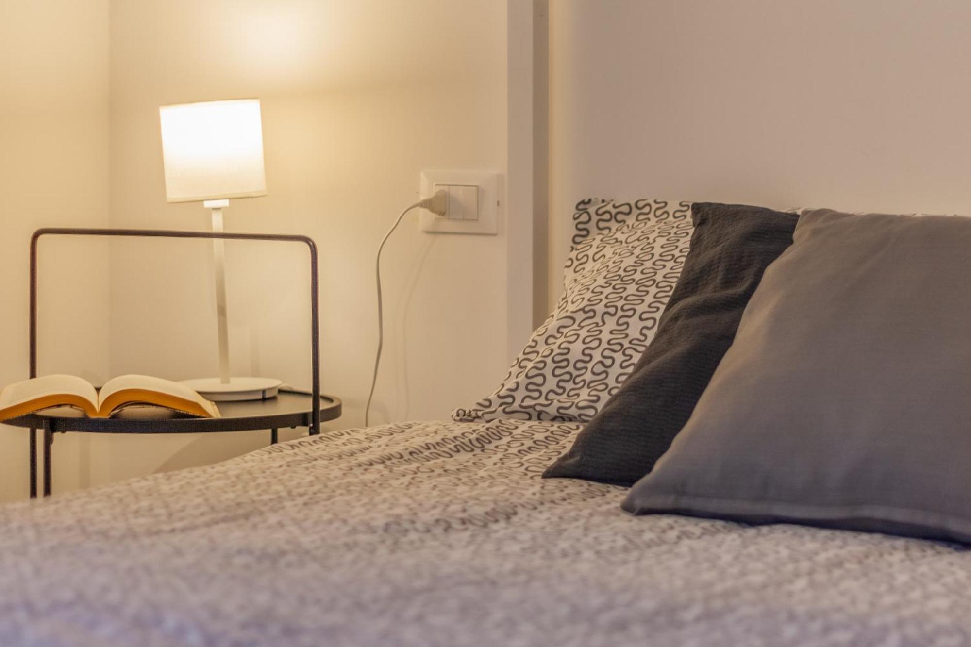 L Lake Apartment Como