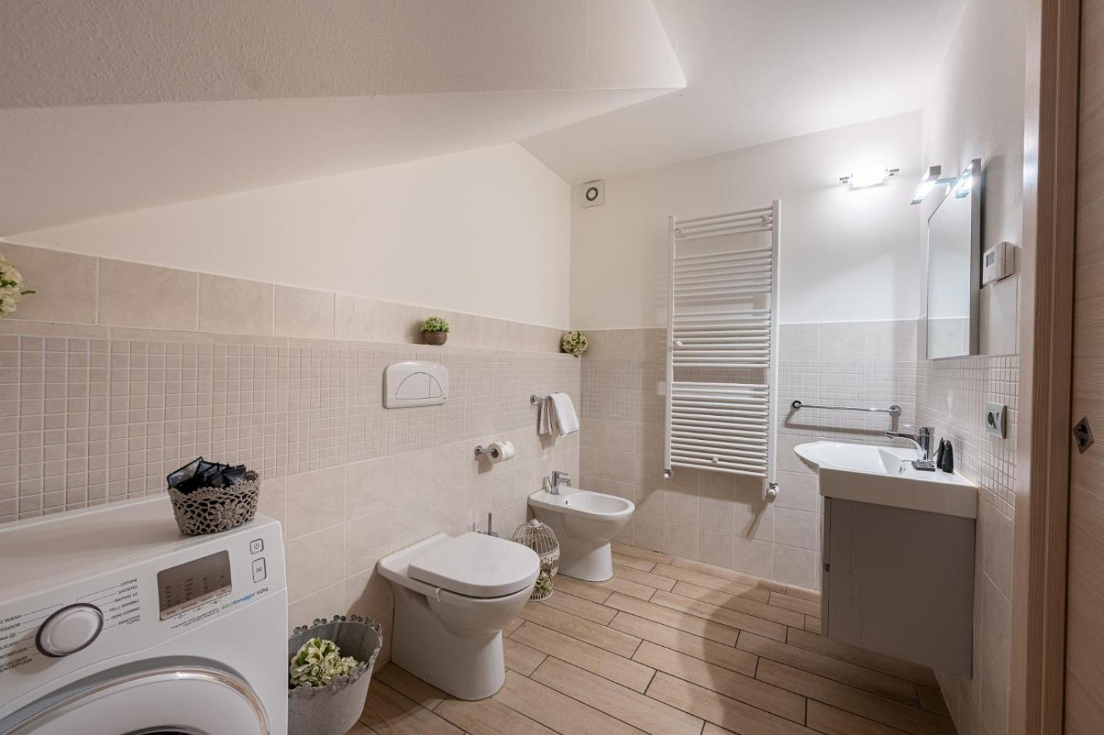 Bellagio Village- 4 Apartments By The Lake - Seasonal Warm Pool And Sauna * Oliveto Lario