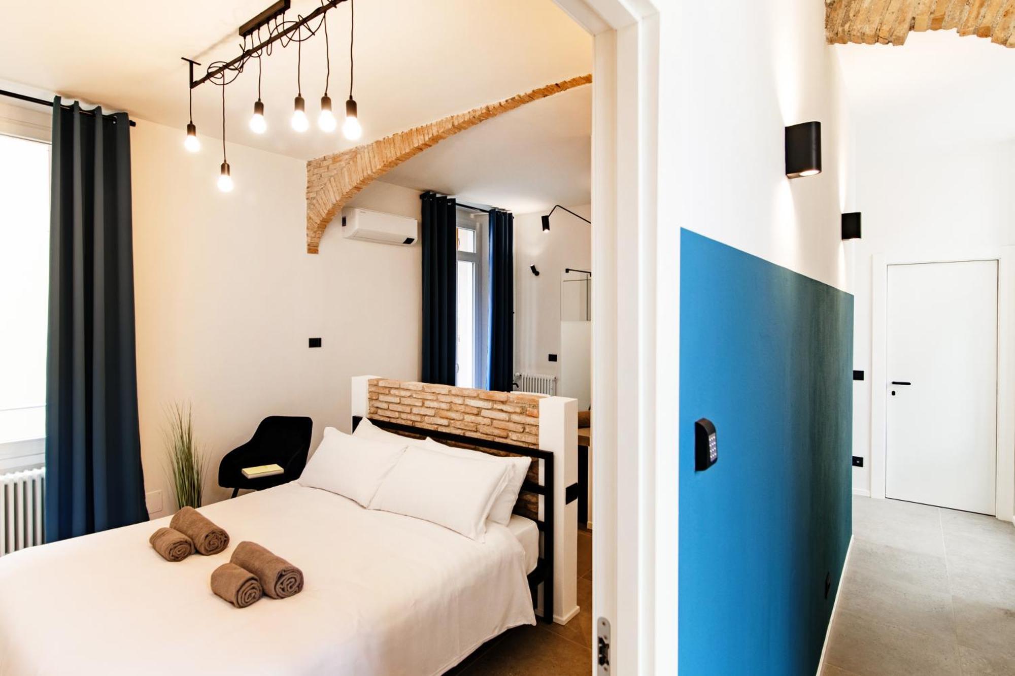 Linaio - The House Of Travelers Guest house