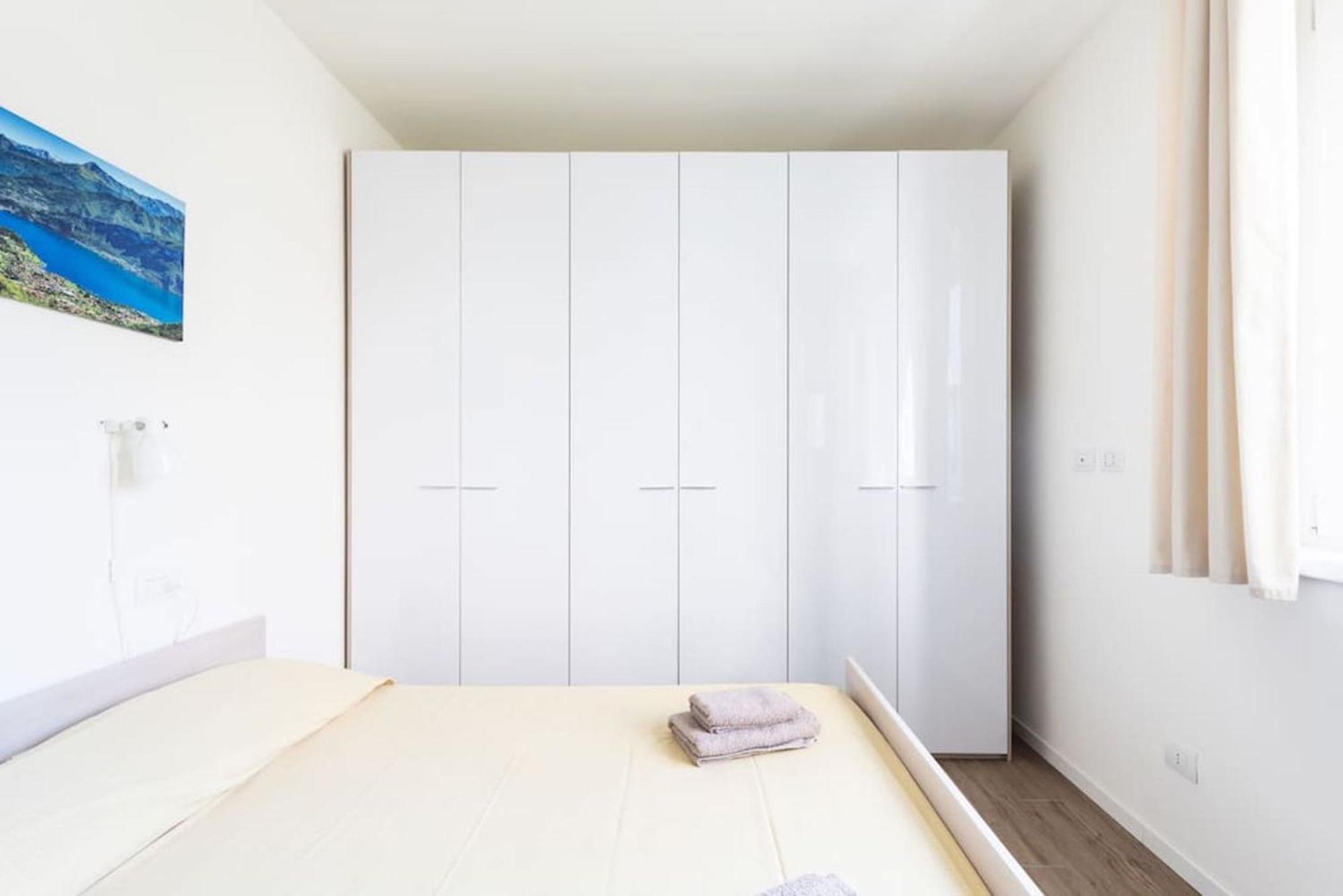Apartment 1 *