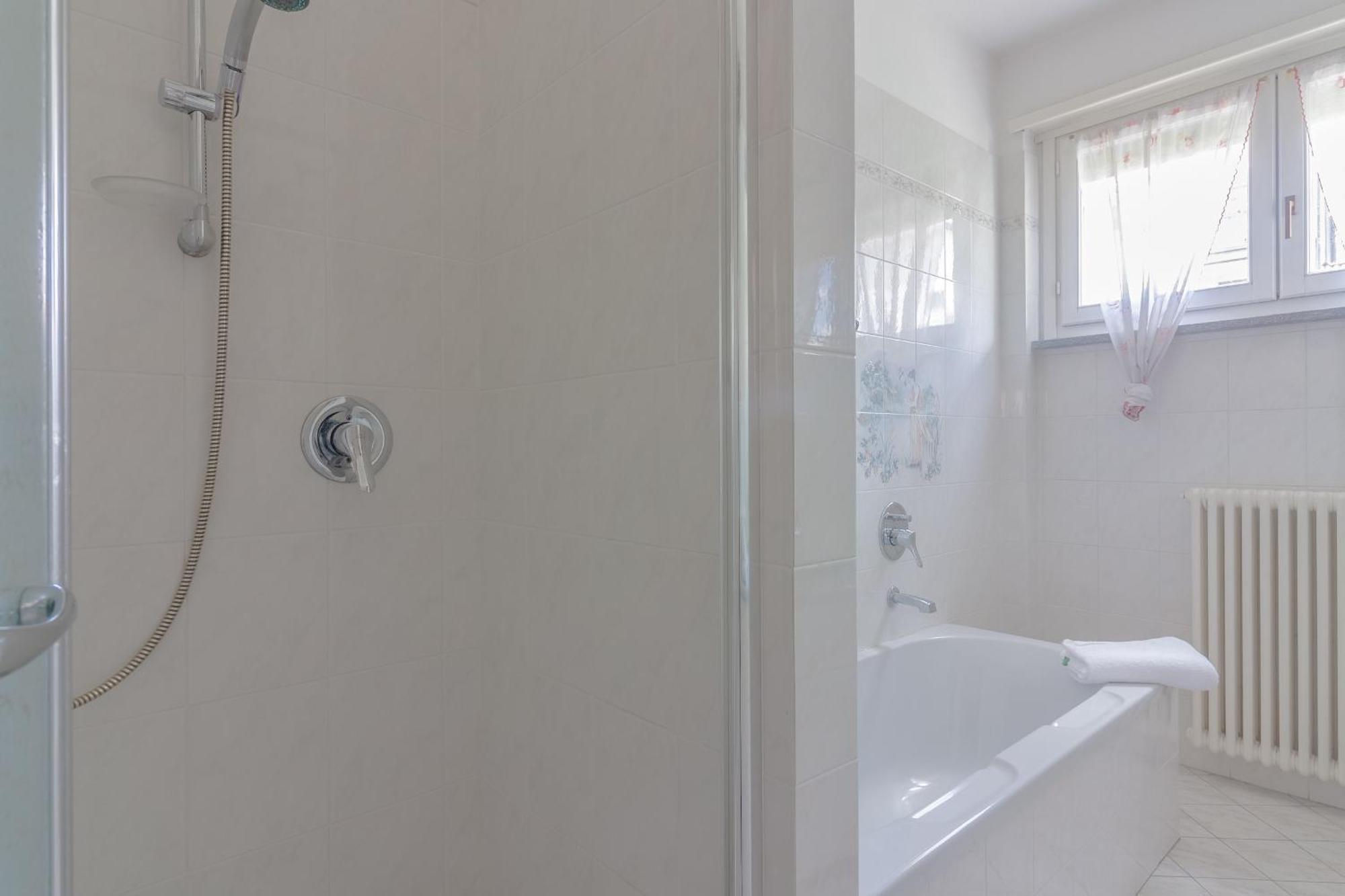 Sunflowers Apartment Mandello del Lario