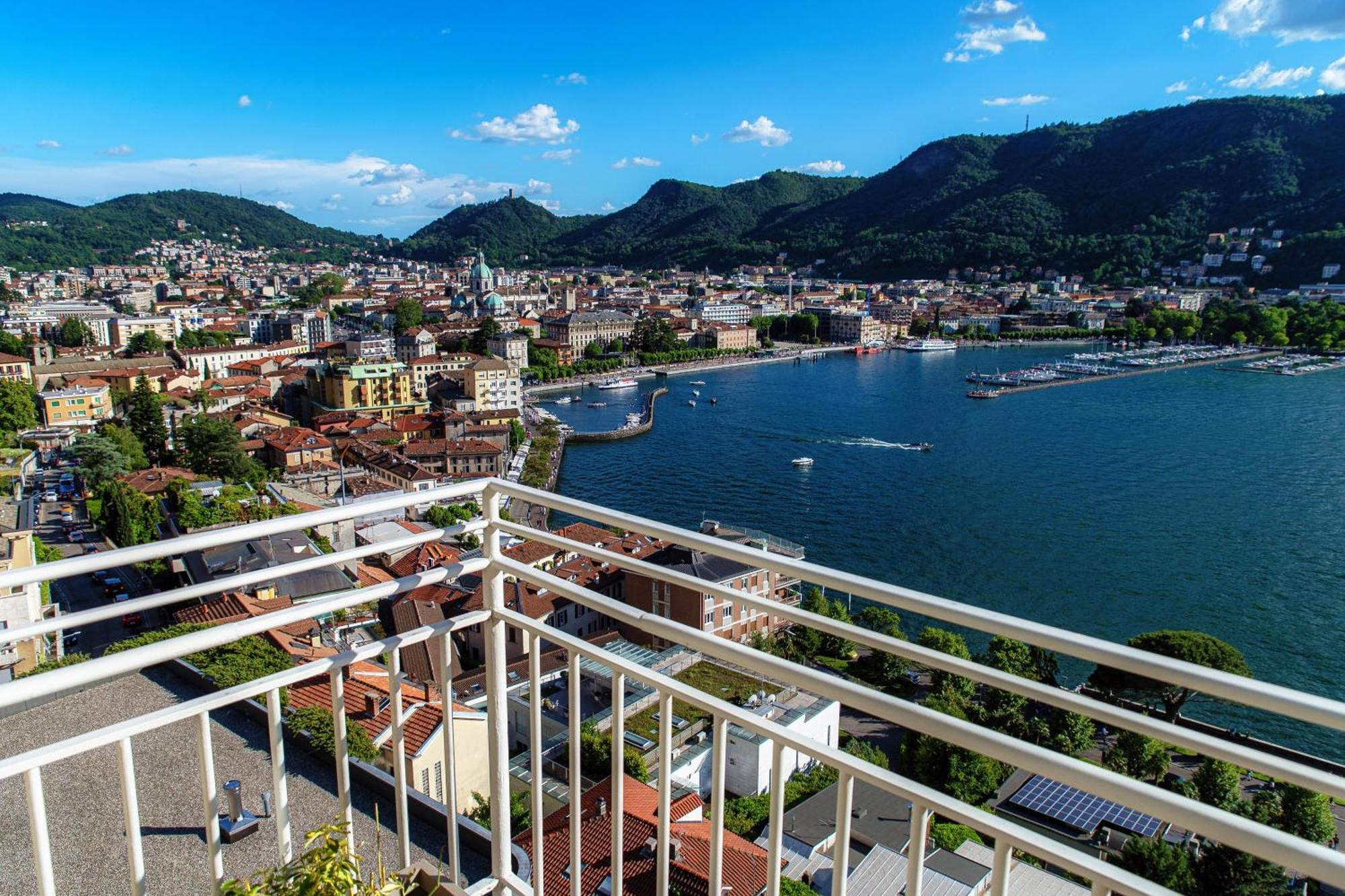Appartamento Eye In The Sky - By Myhomeincomo *