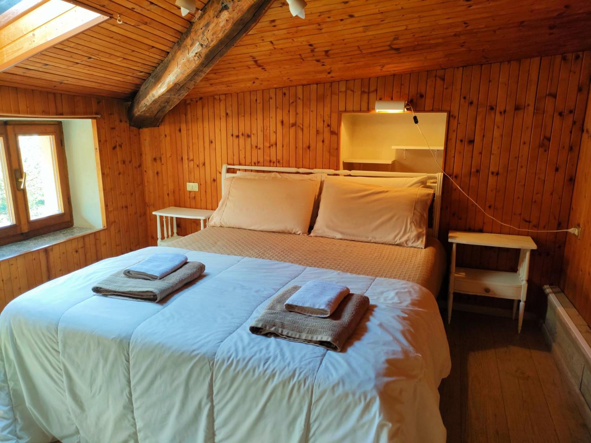 Affascinante Mansarda Nel Cuore Di Homestay Brunate