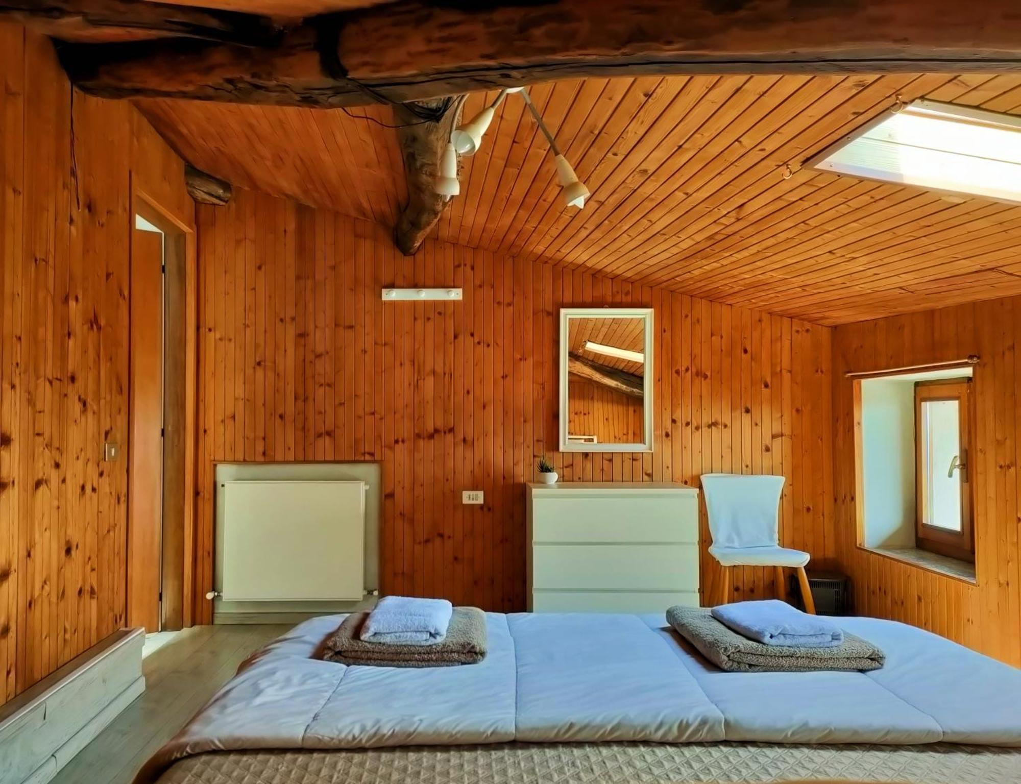 Affascinante Mansarda Nel Cuore Di Homestay Brunate