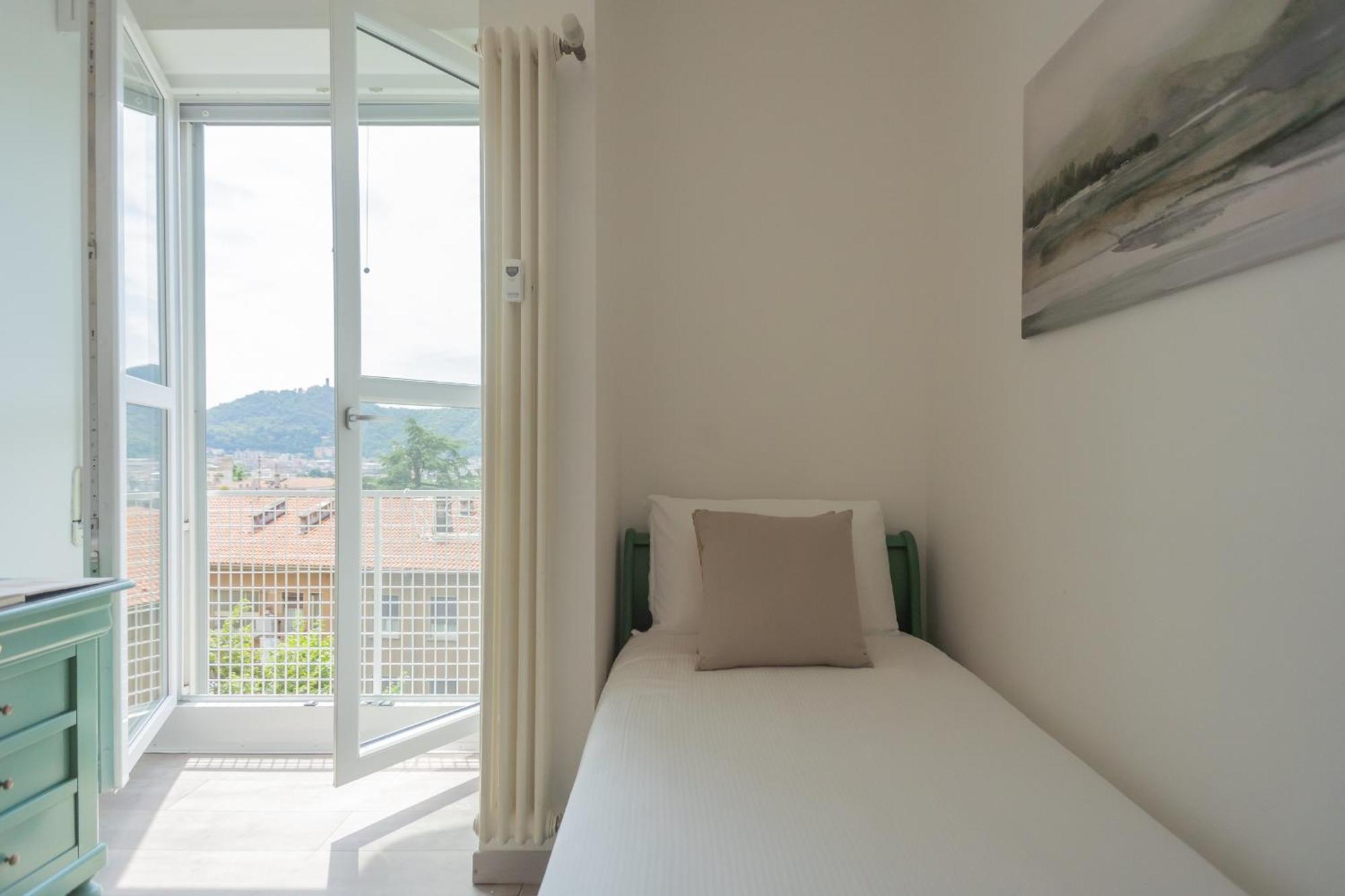 Panorama By Rent Apartment Como