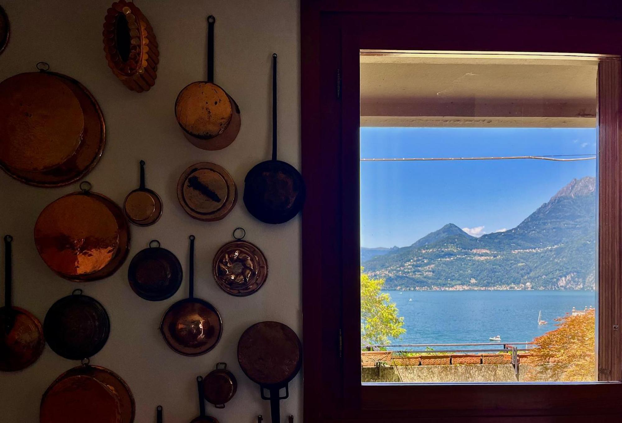 Nella Back To 70' Varenna