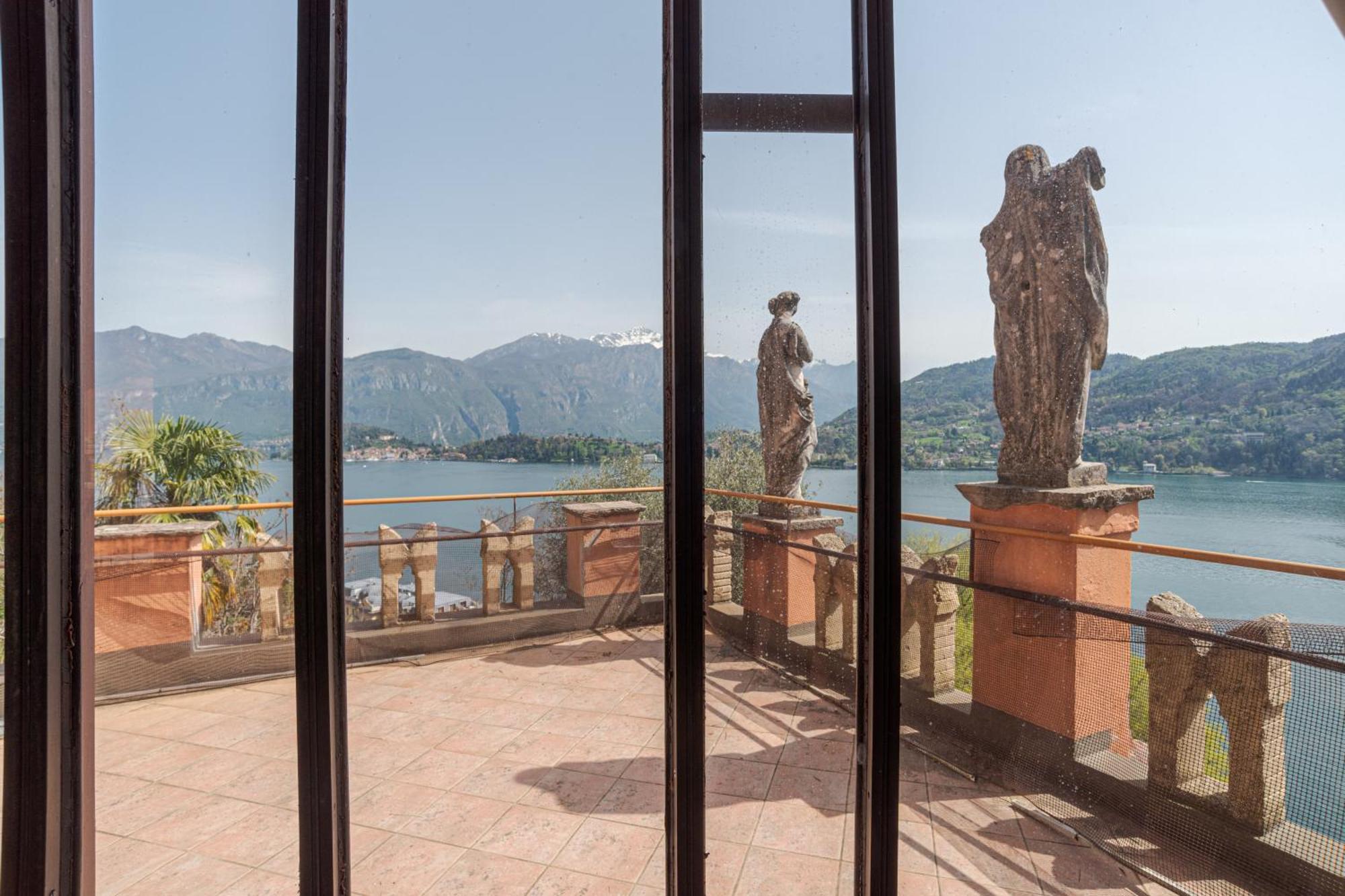 Apartment Stunning Castle In With Lake View