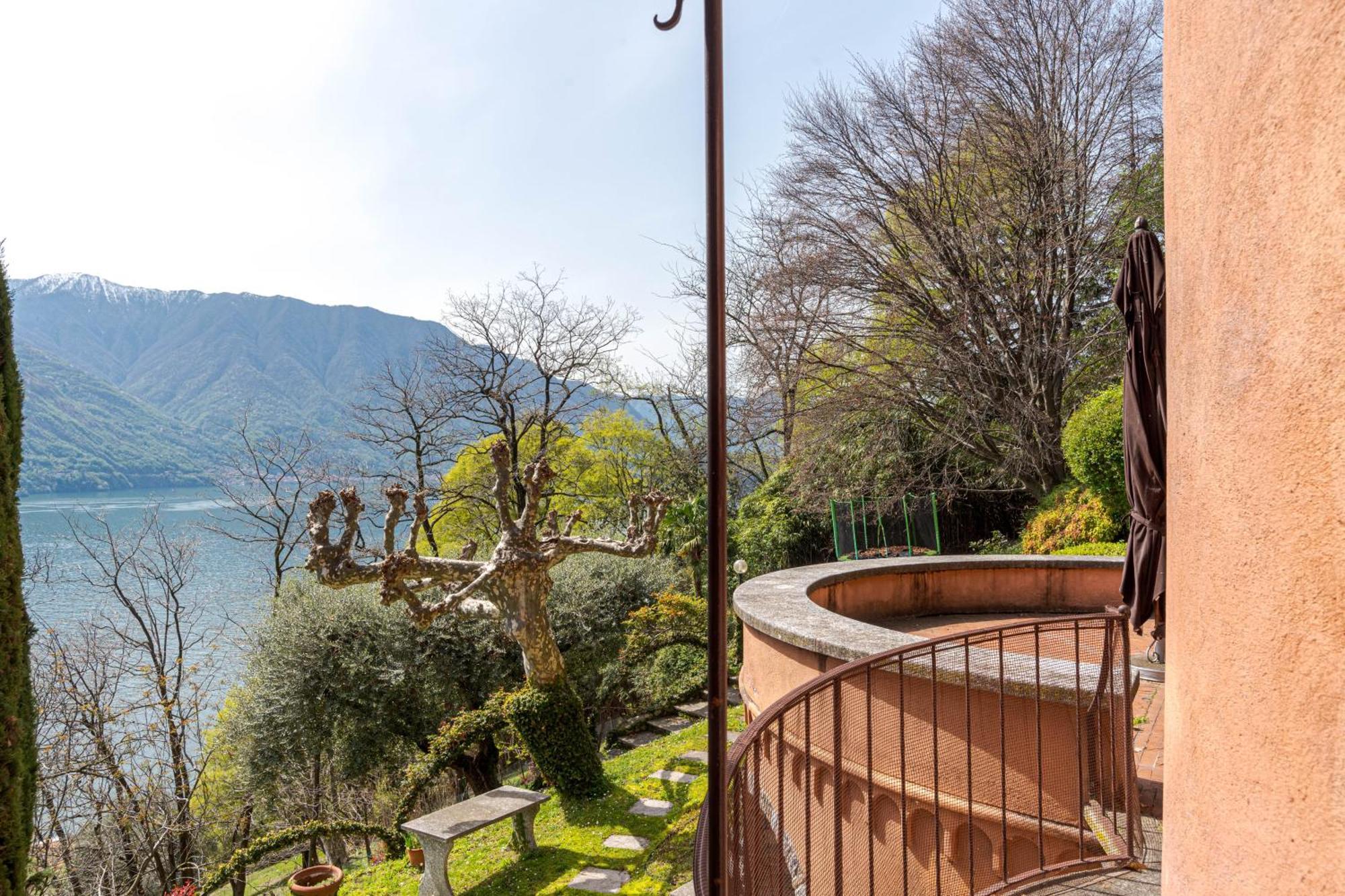 Apartment Stunning Castle In With Lake View