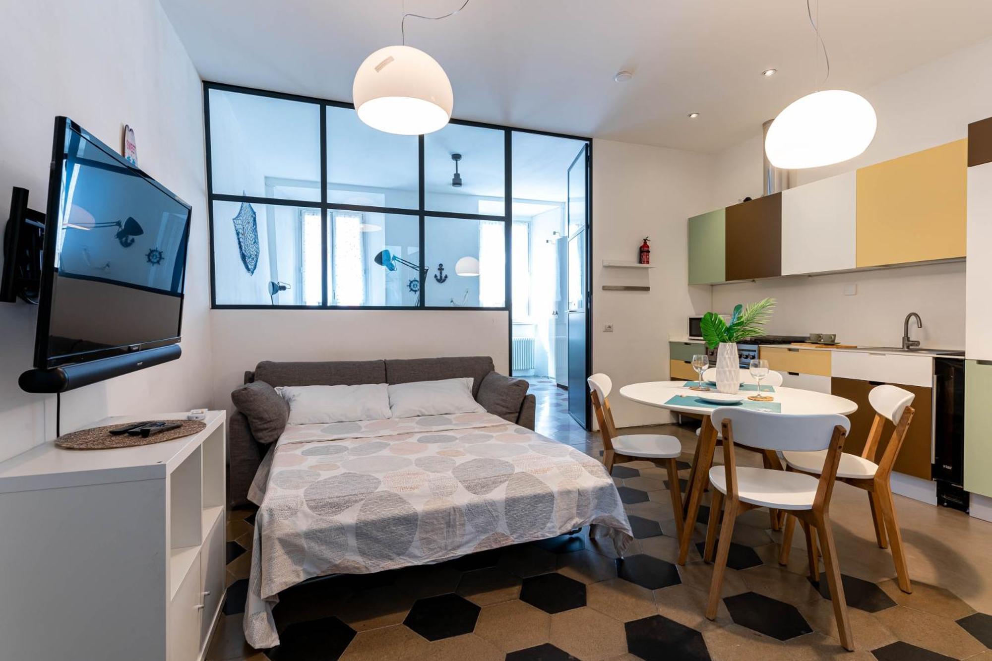 Apartment Lake, Stadium & Patio - Self Check-in & Remote Access Como