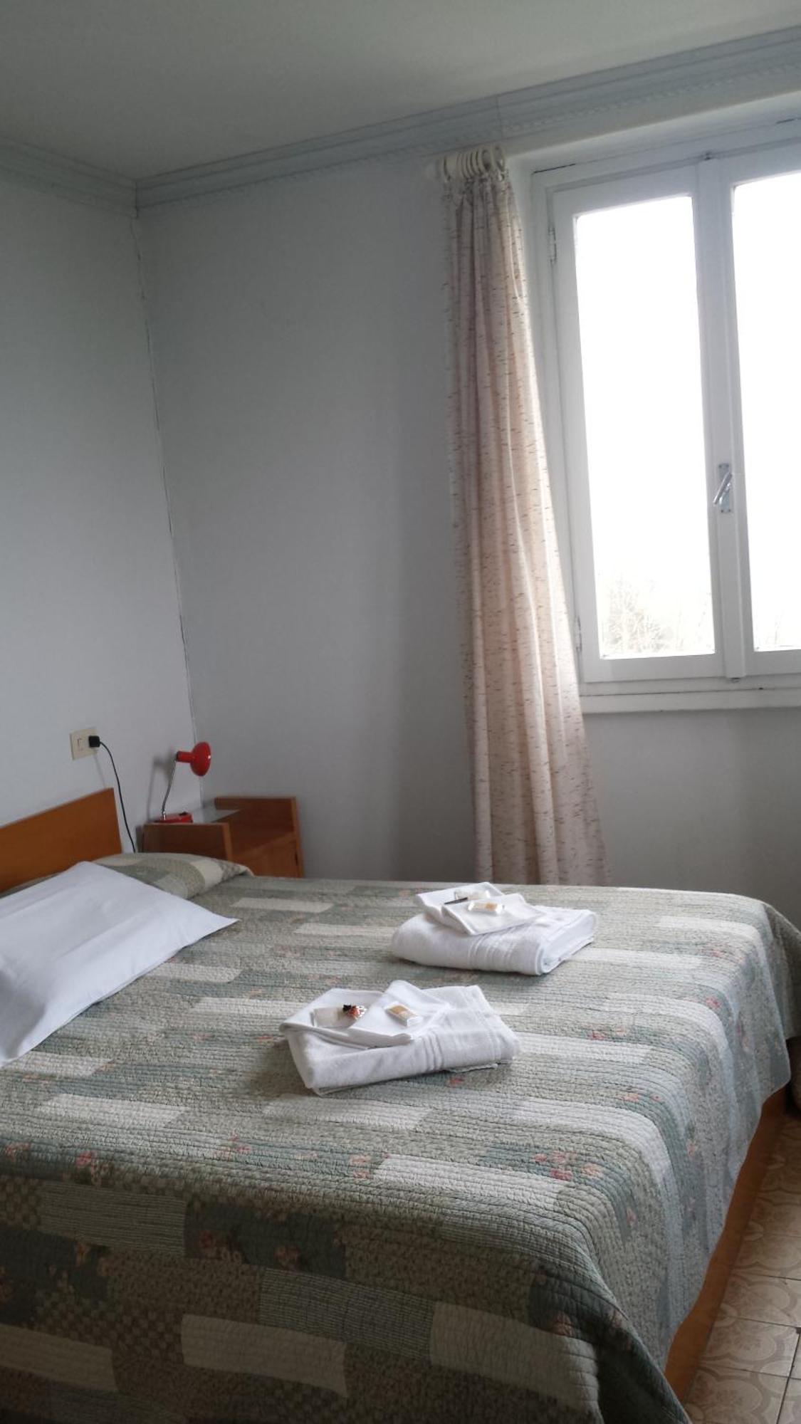 Pet Friendly Mirabeau Hotel 3*