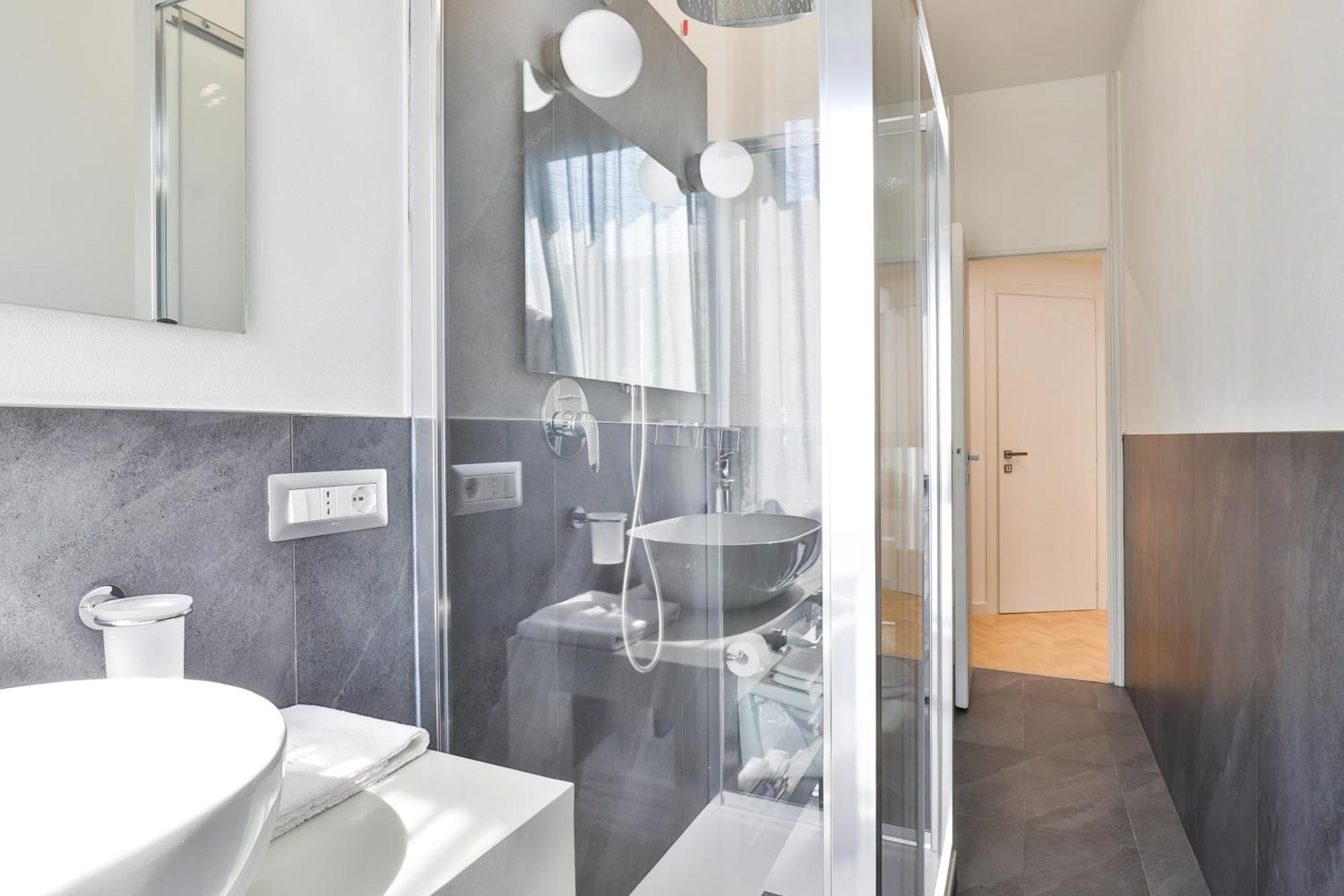 Como Lake Suites *