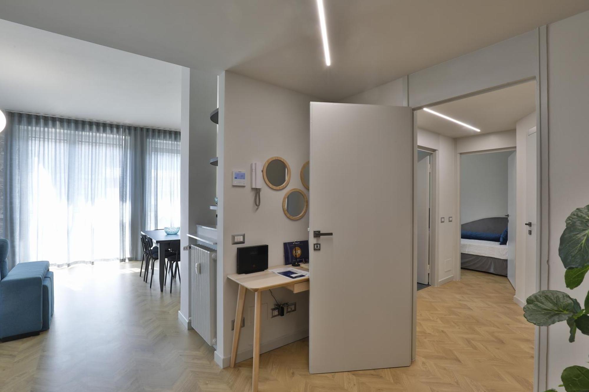 Como Lake Suites Apartment