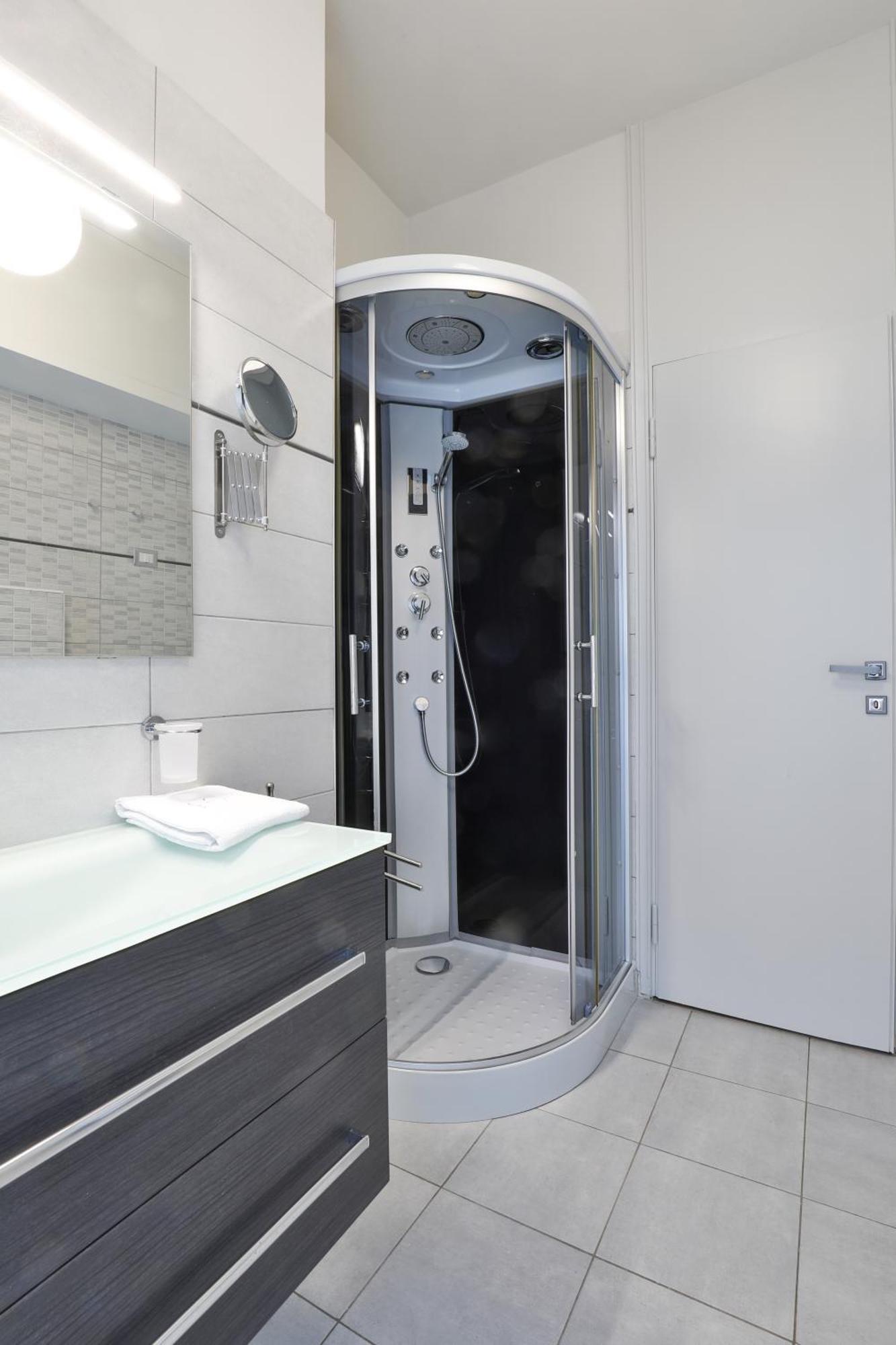 Como Lake Suites * Como