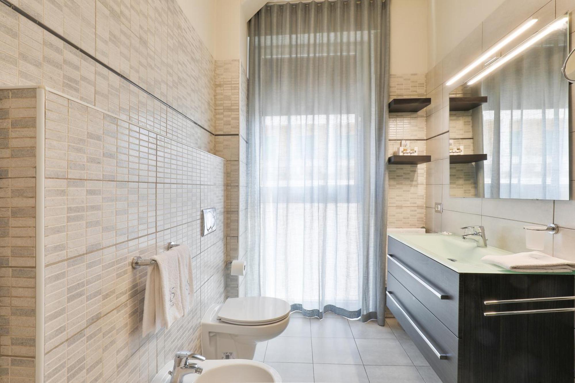 Como Lake Suites
