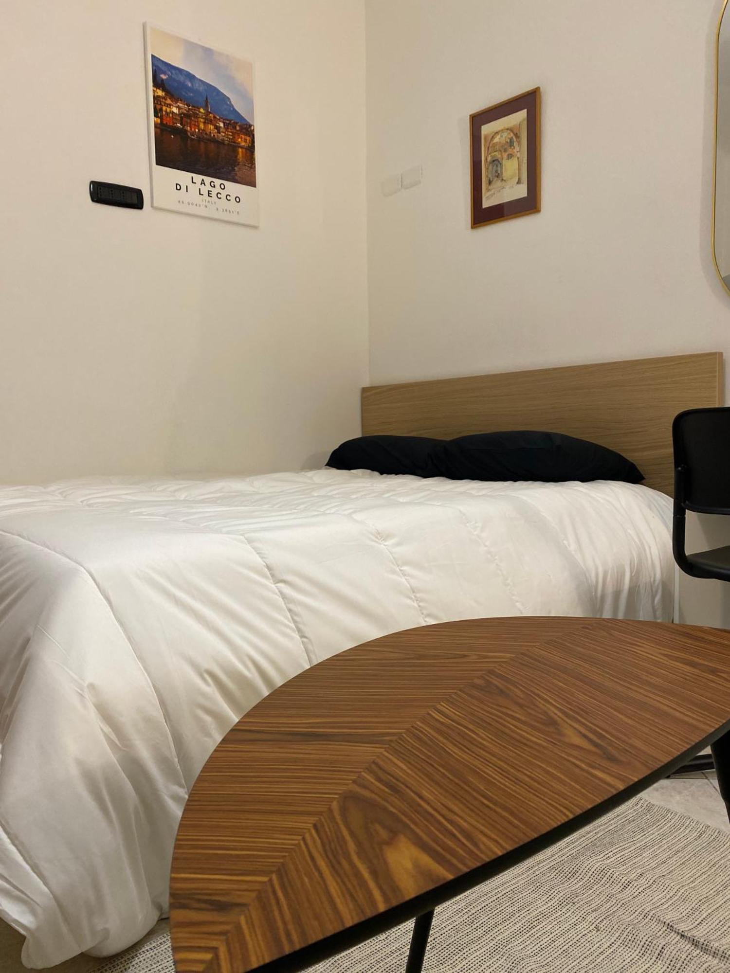 Front Apartments, Apartment