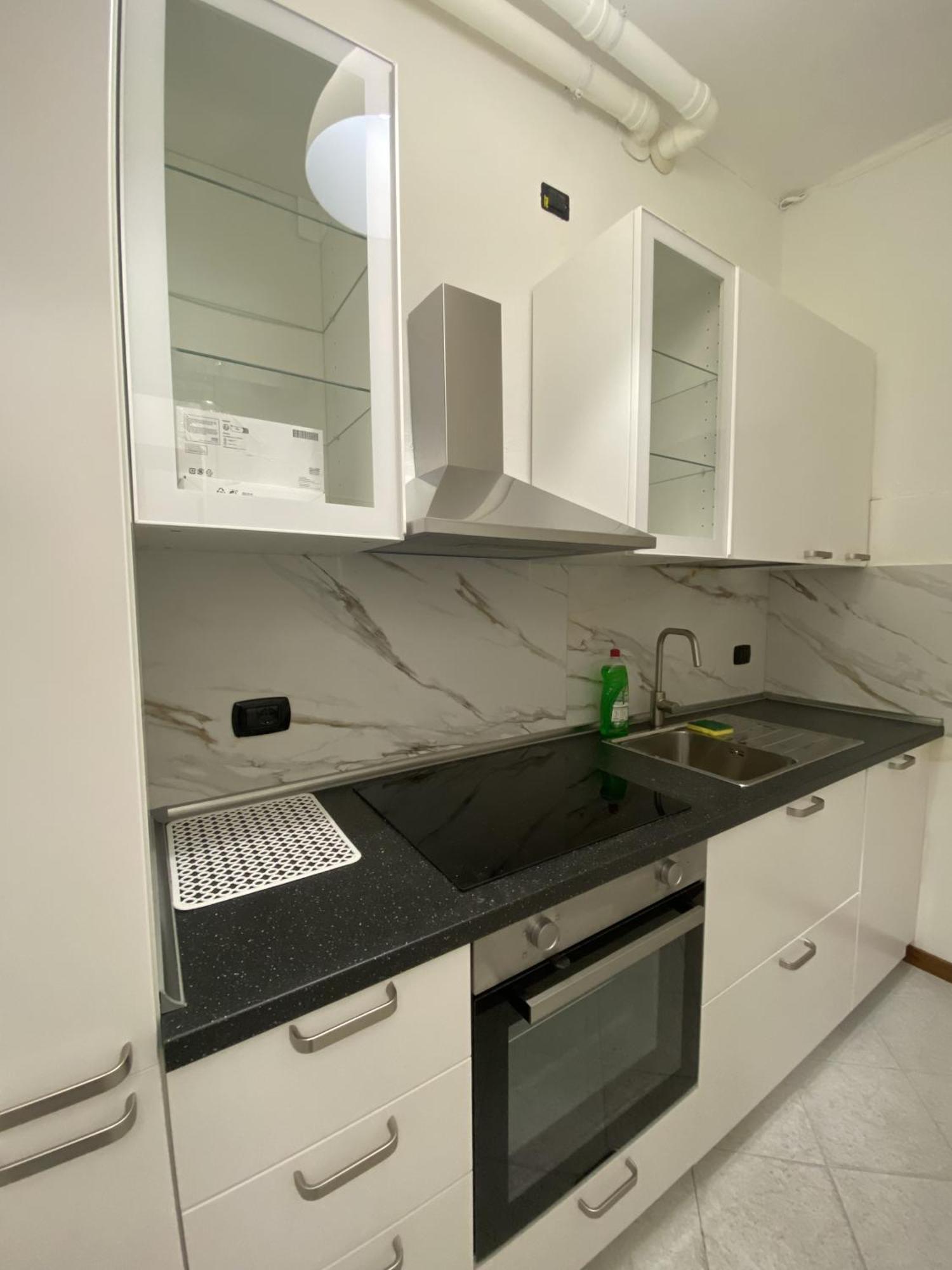 Front Apartments, Apartment Lecco