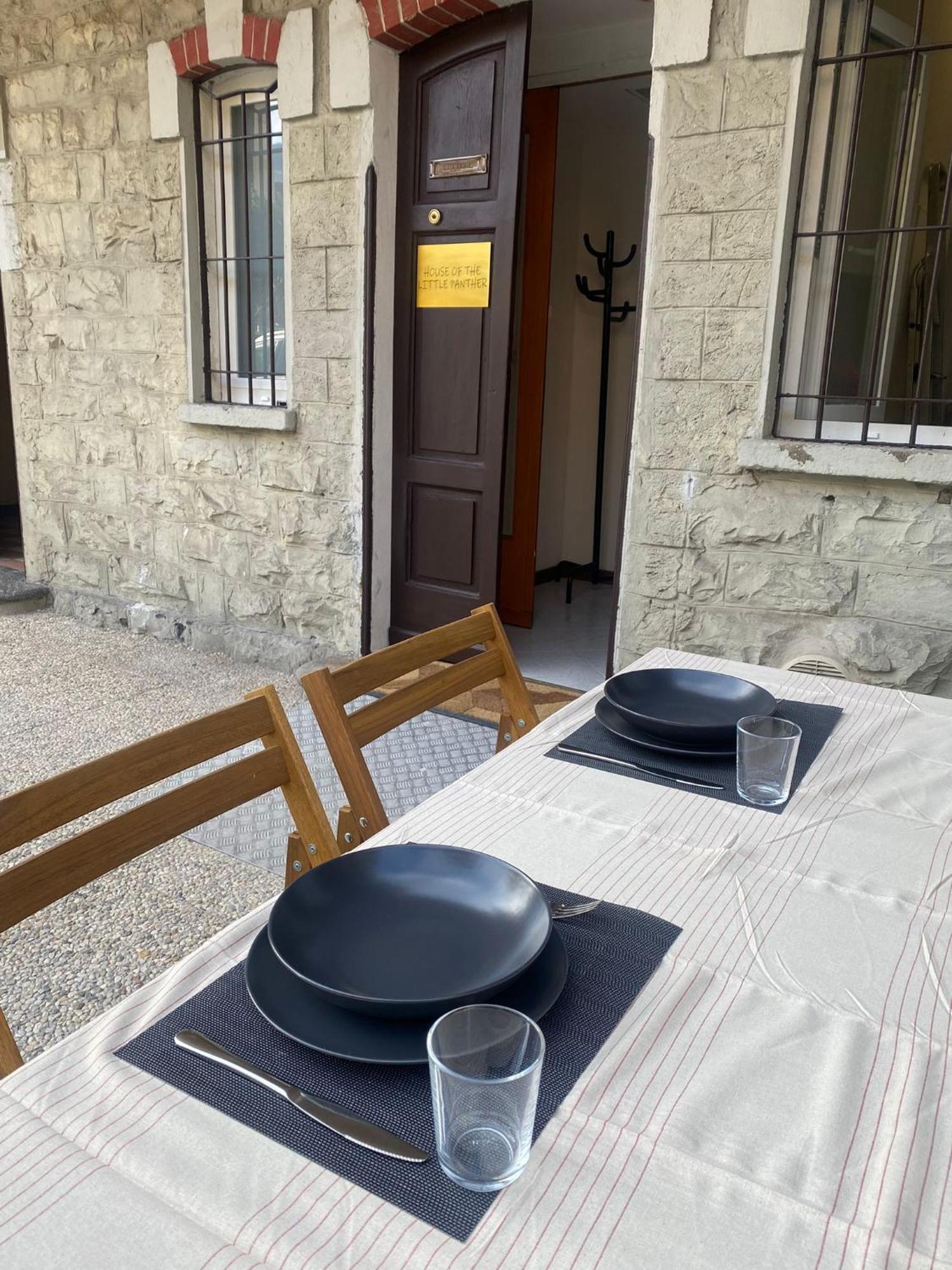Front Apartments,