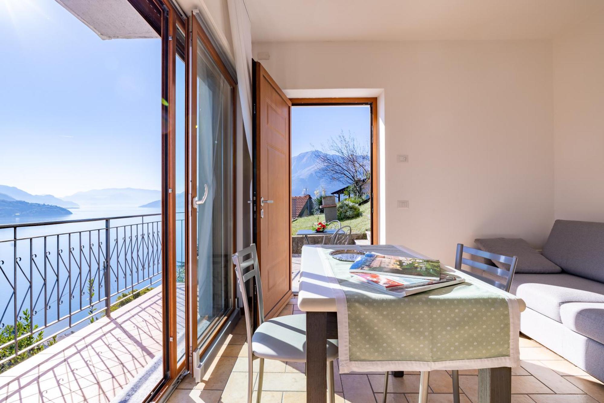 Lory - Apartment Domaso