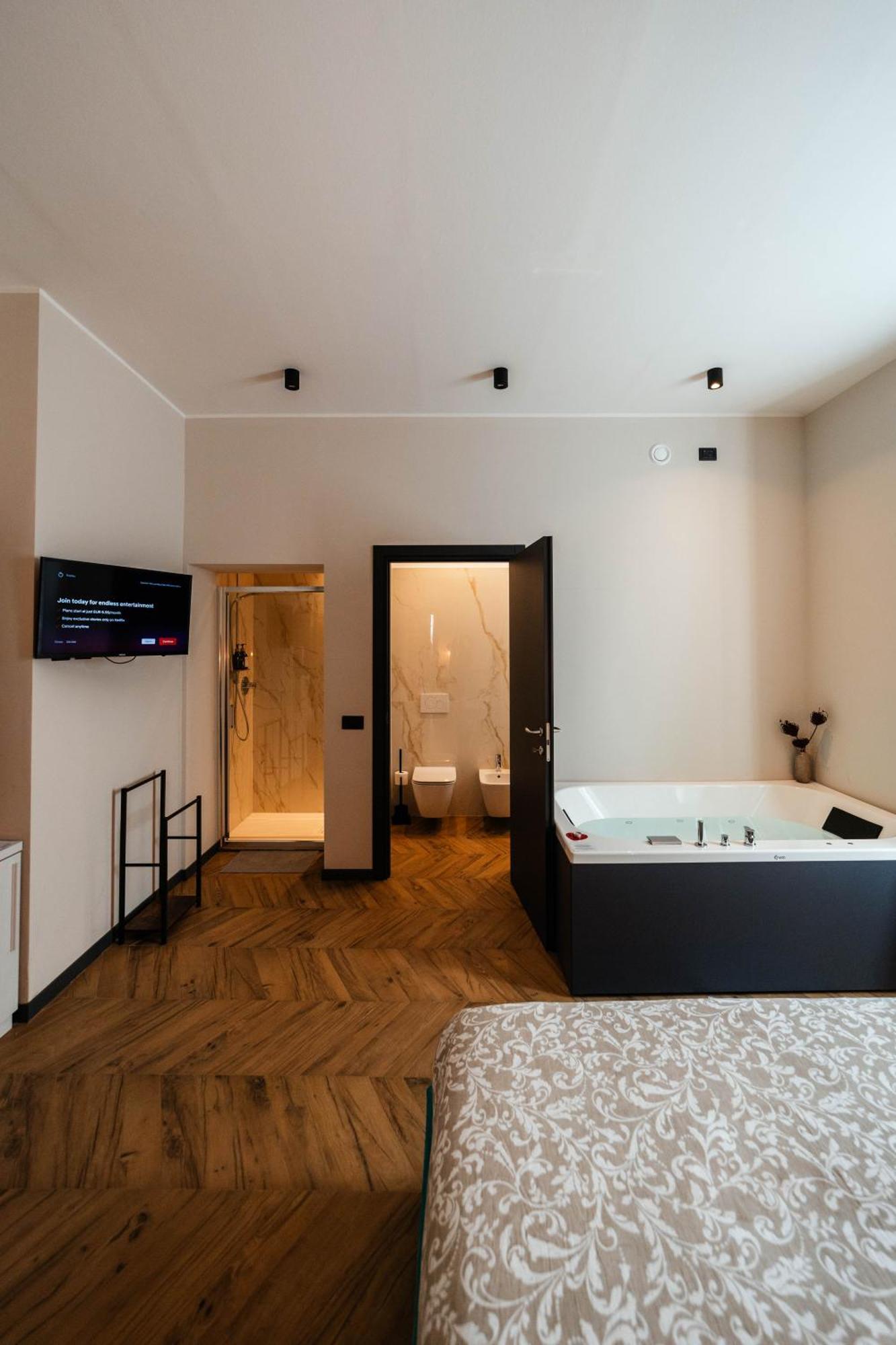 David's Suite&spa Con Parcheggio Privato Apartment Como