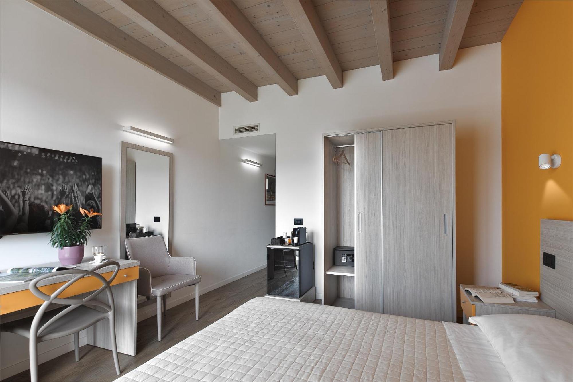 Aparthotel Caffe Maya Maslianico