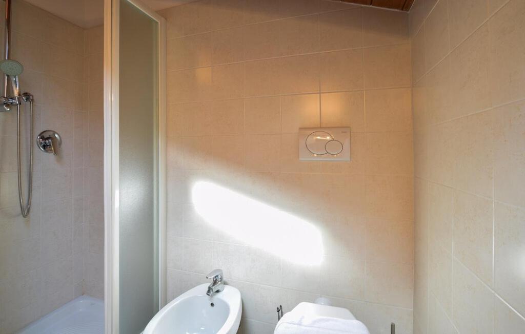 Lakeside Aparthotel