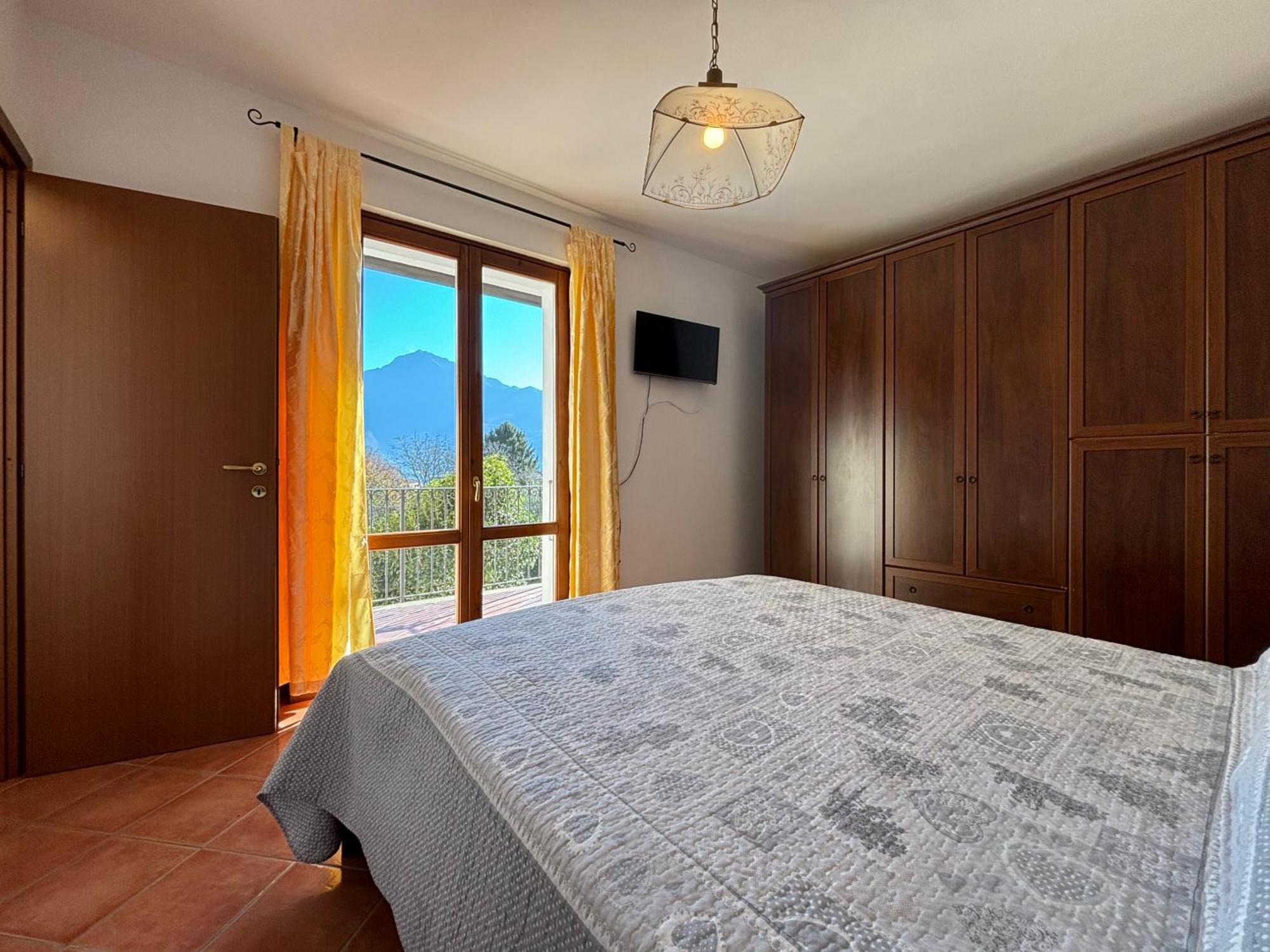 Casetta Larianella - Larihome A76 Apartment Gravedona